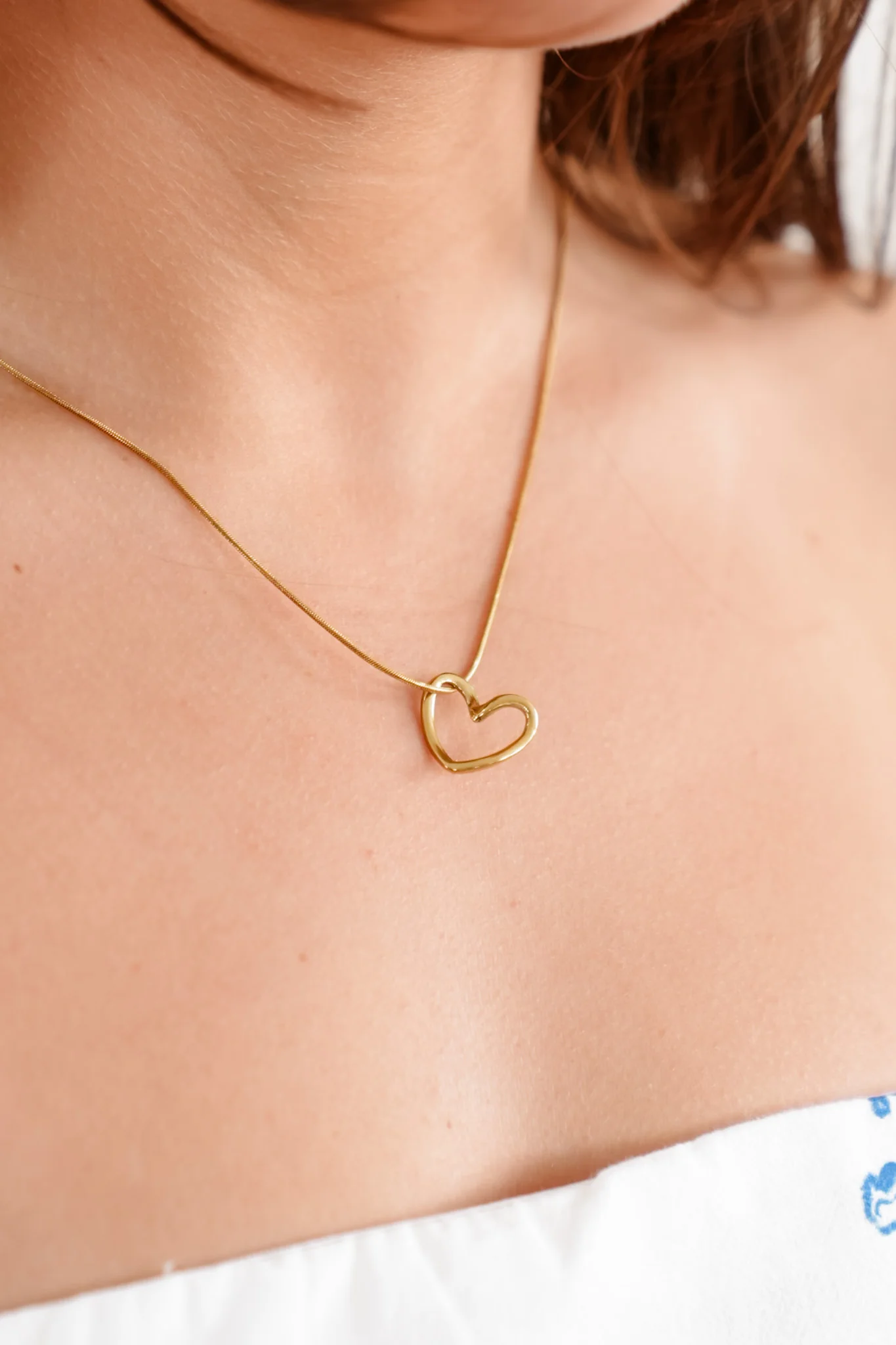 18K Non-Tarnish Stainless Steel Chain Open Heart Necklace