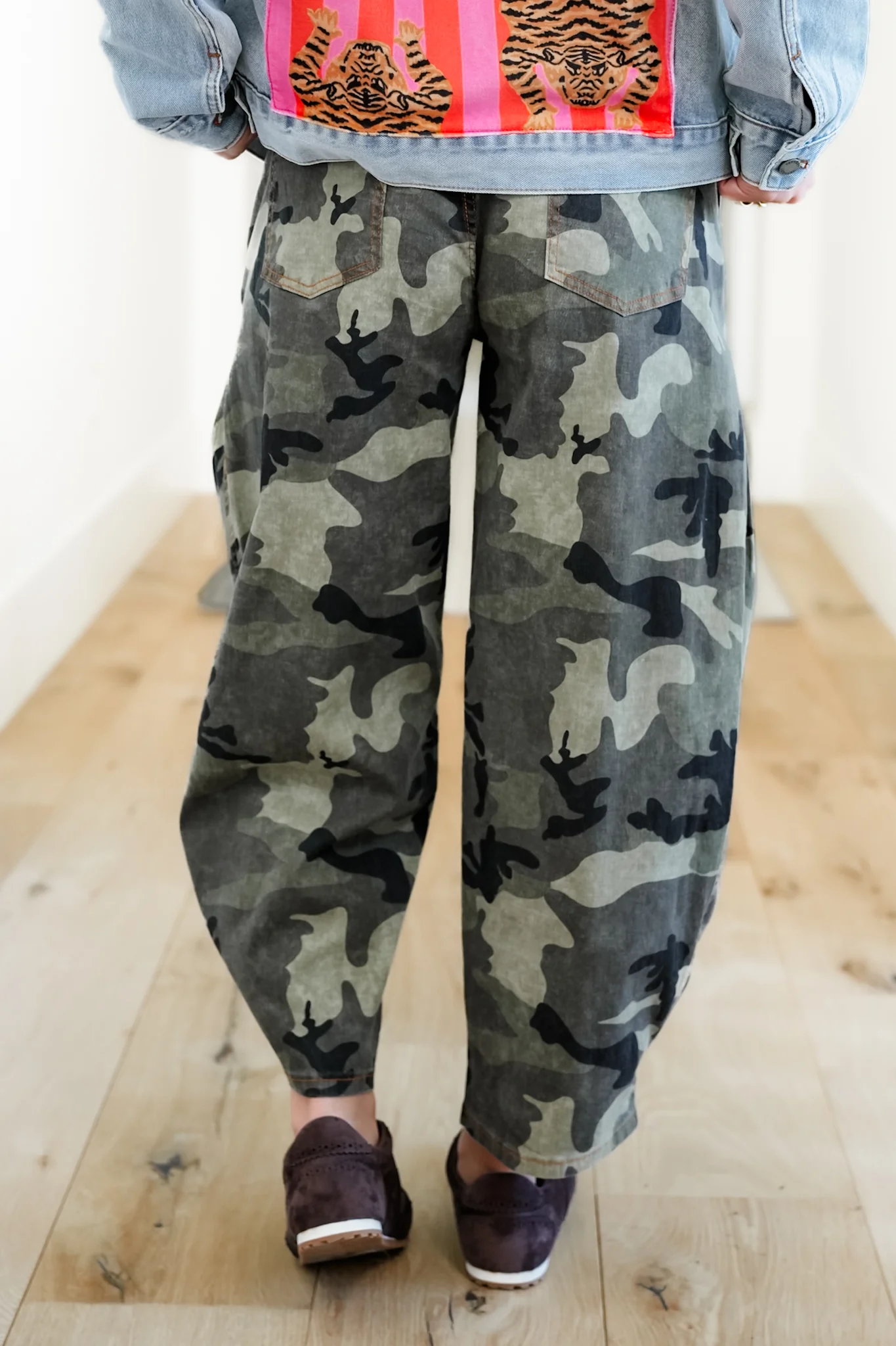 Camo Print High Waisted Barrel Pants - Image 5