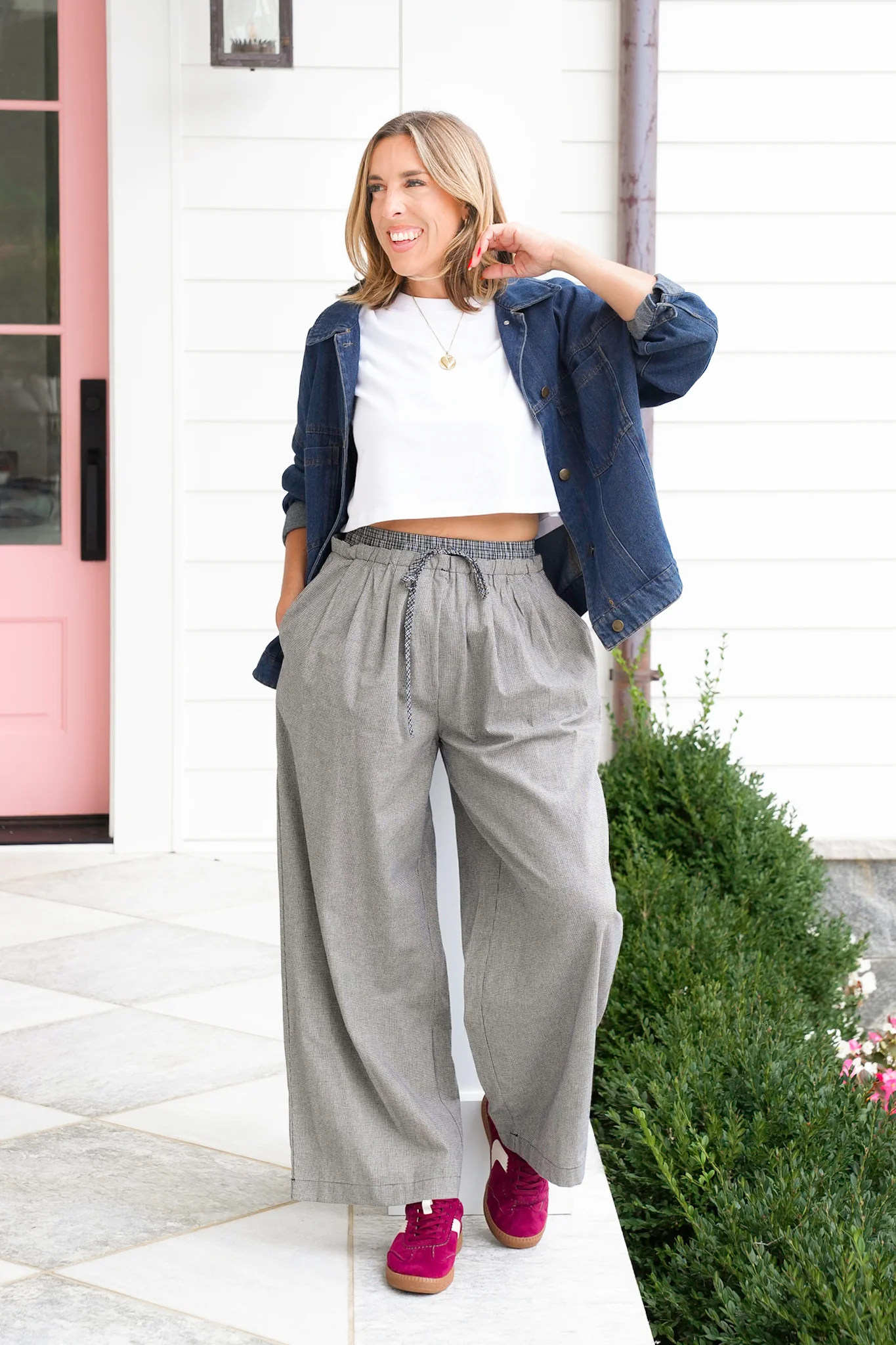 Checkered Elastic Waist Pants with Plaid Accent - Image 9