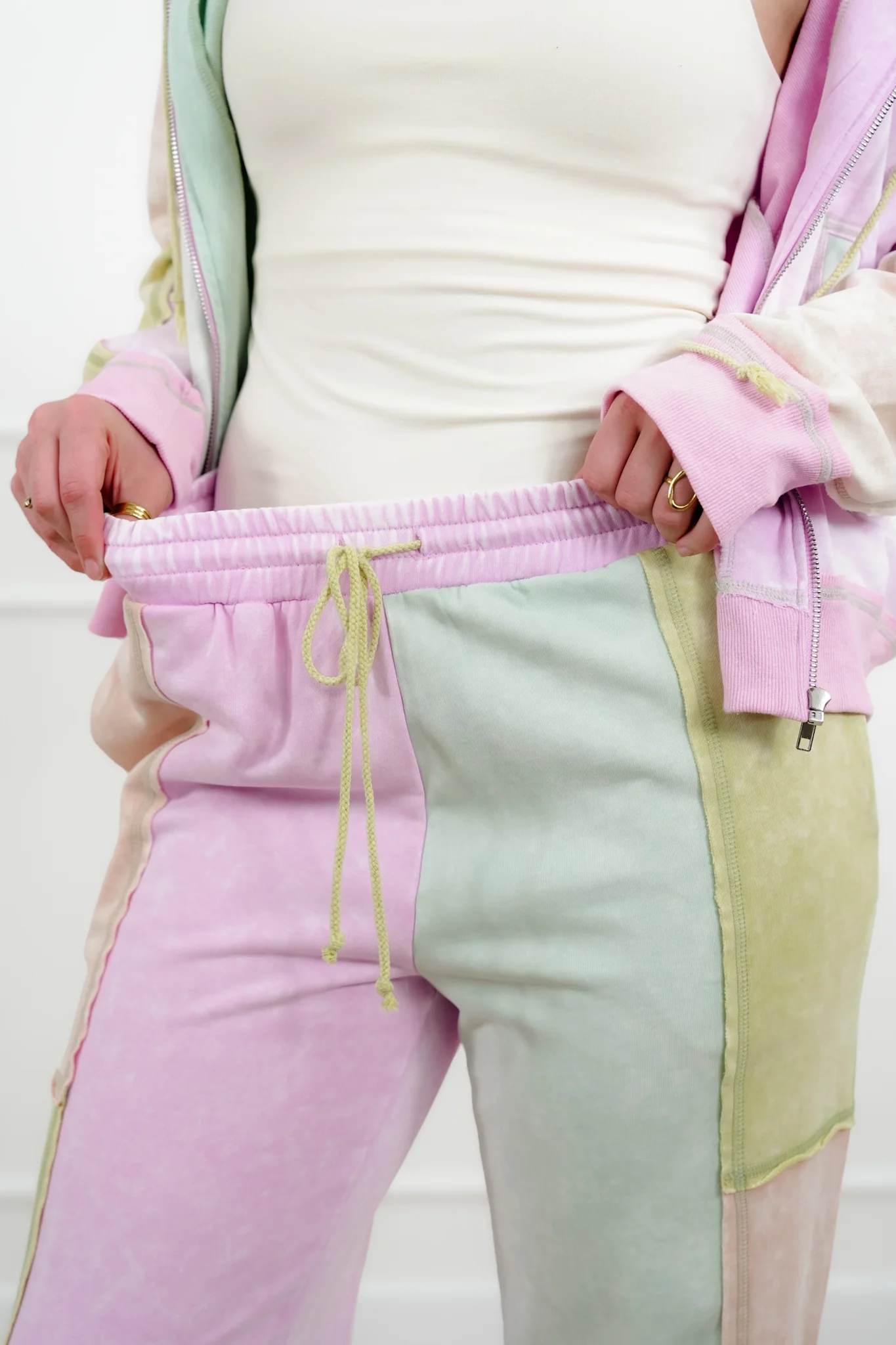 Color Blocked Elastic Waist Joggers - Image 3