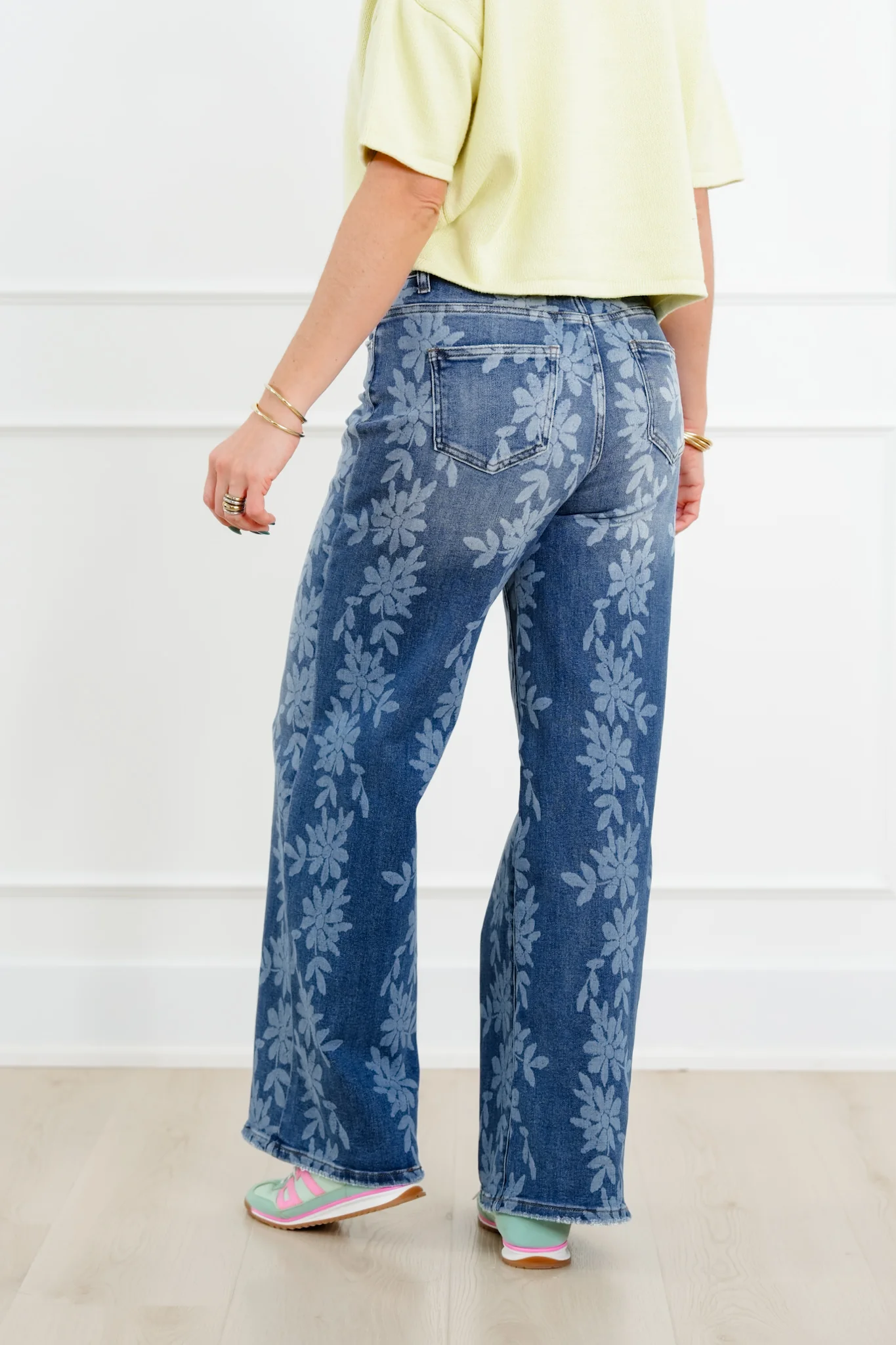 Daisy Print High Waist Wide Leg Jeans - Image 3