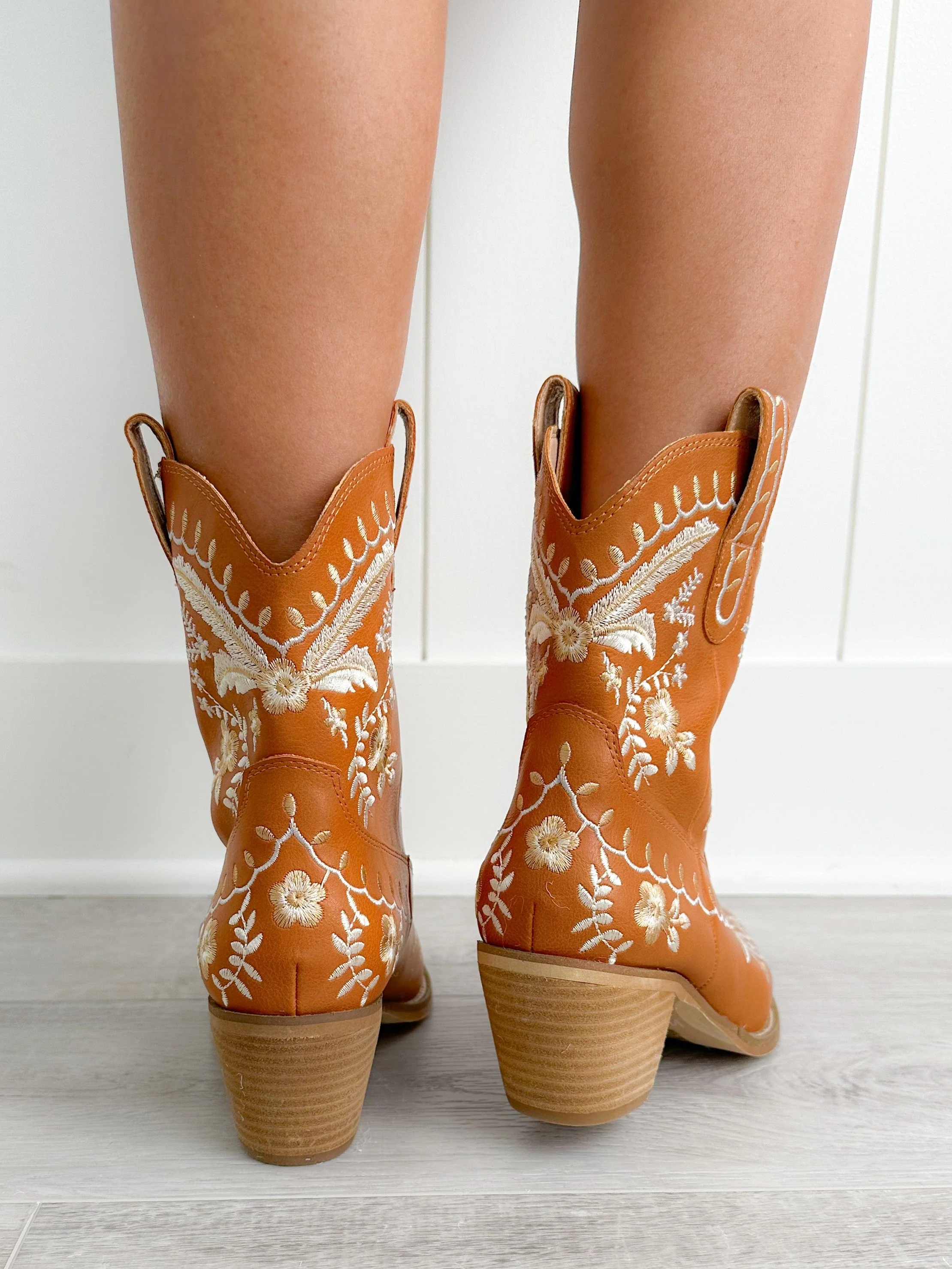 Detailed Floral Stitch Round Toe Boots - Image 7