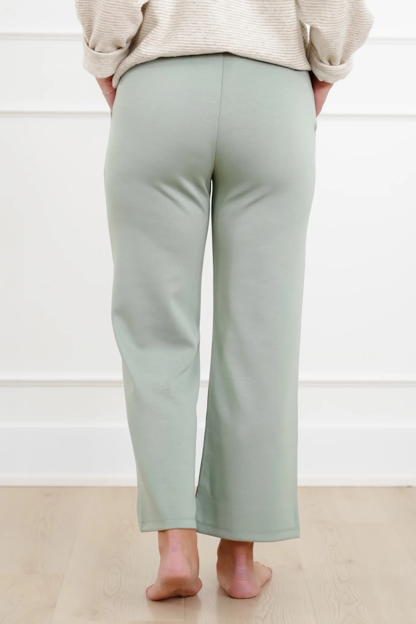 Door Buster! Plus/Reg Elastic Waist Cropped Pants - Image 11