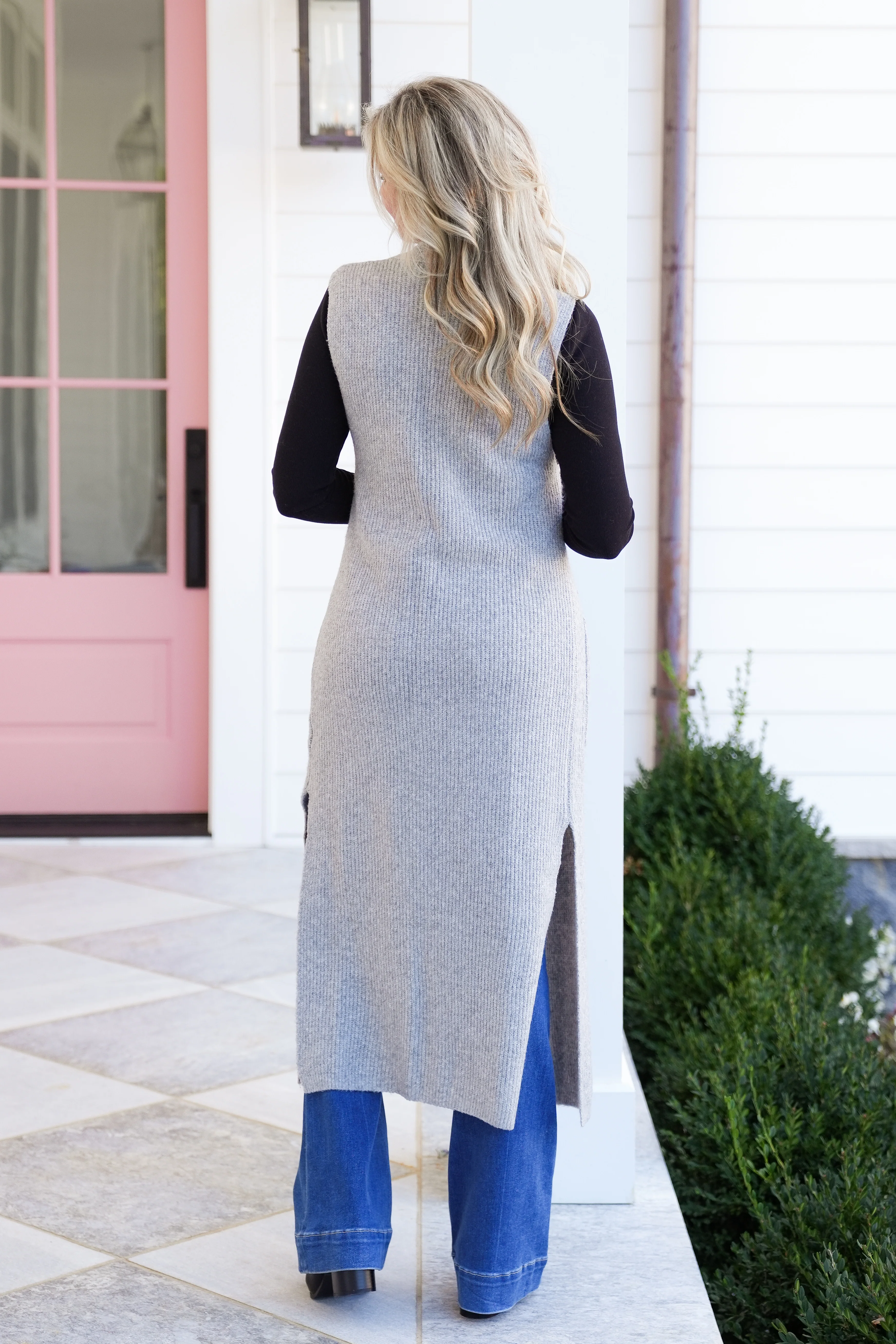 Sleeveless Long Cardigan with Pockets - Image 7