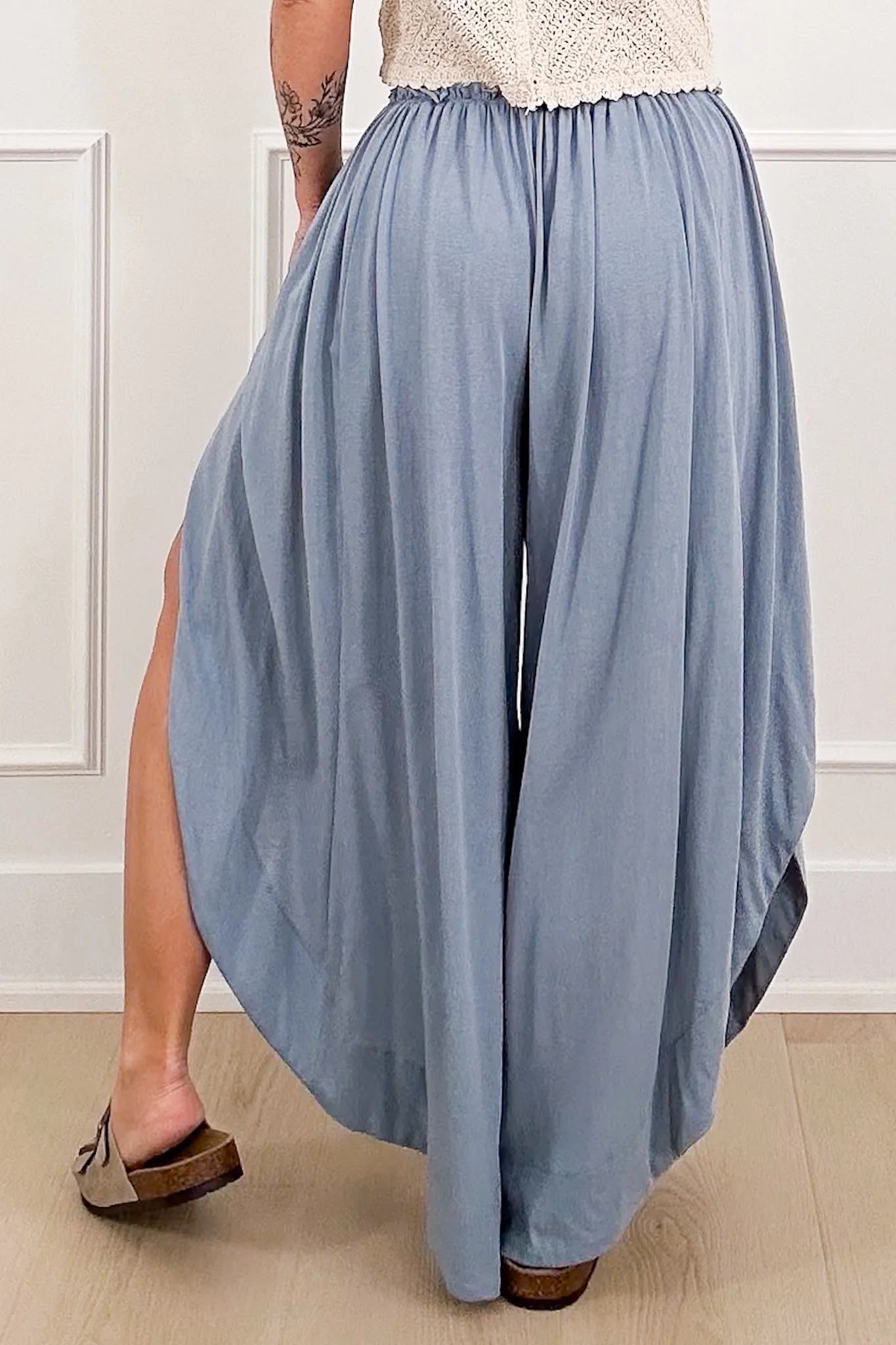 Elastic Waist Wide Leg Tulip Hem Pants - Image 10