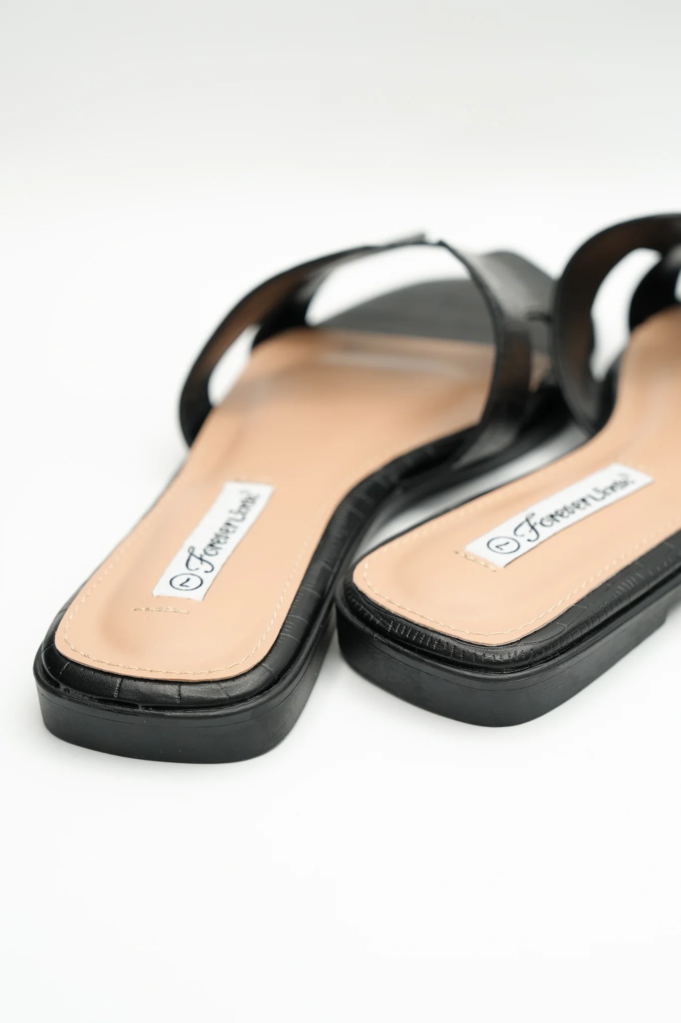 Embossed Crocodile Pattern Flat Slide - Image 8