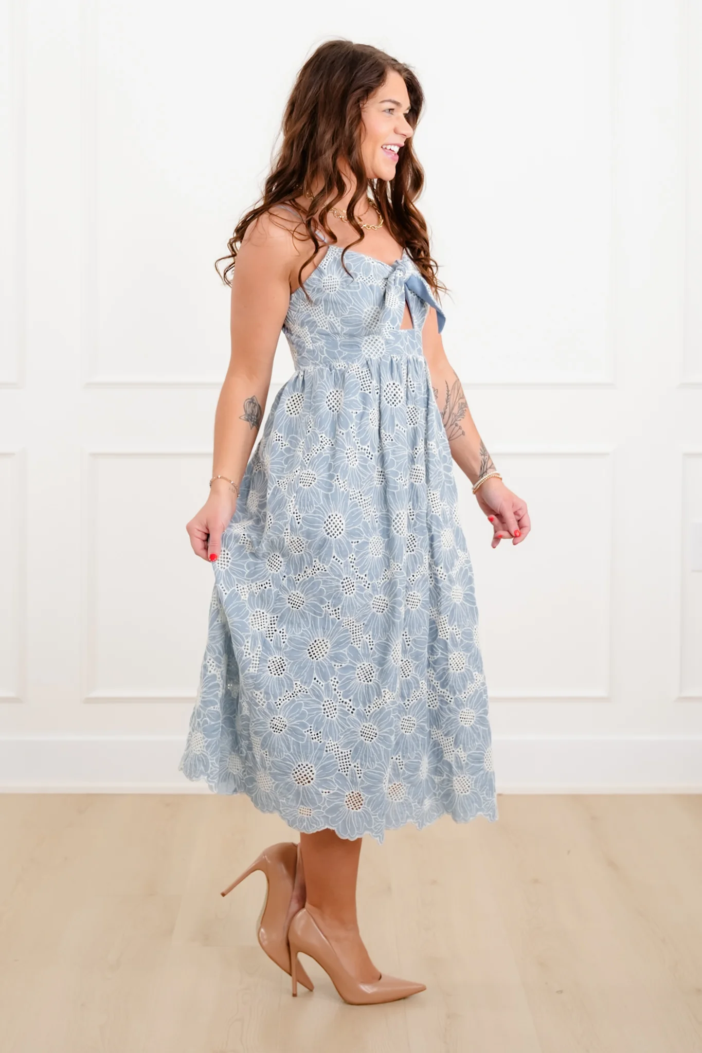 Floral Embroidered Sleeveless Midi Dress - Image 3