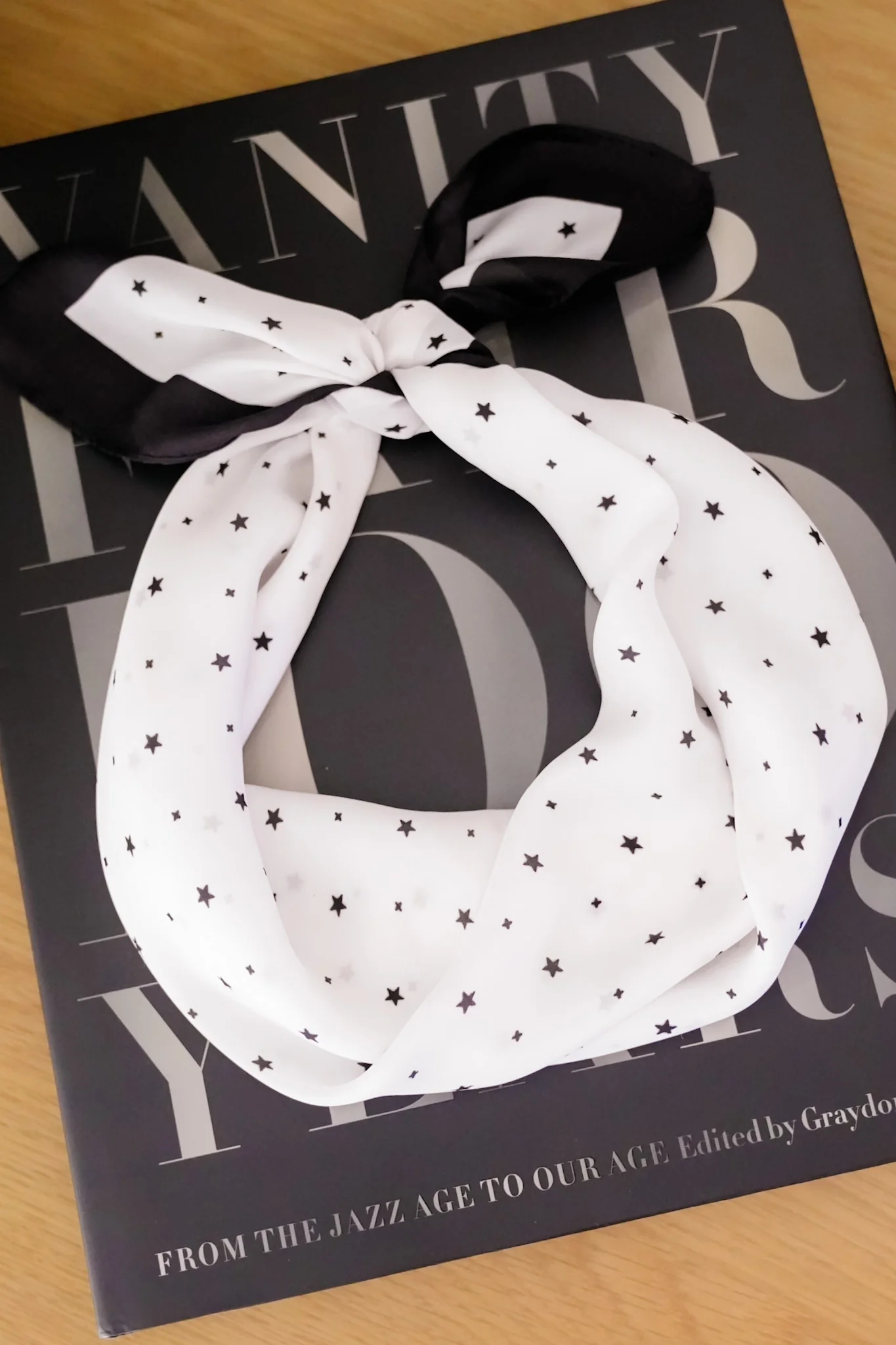 German Fuentes Star Pattern Small Scarf - Image 3