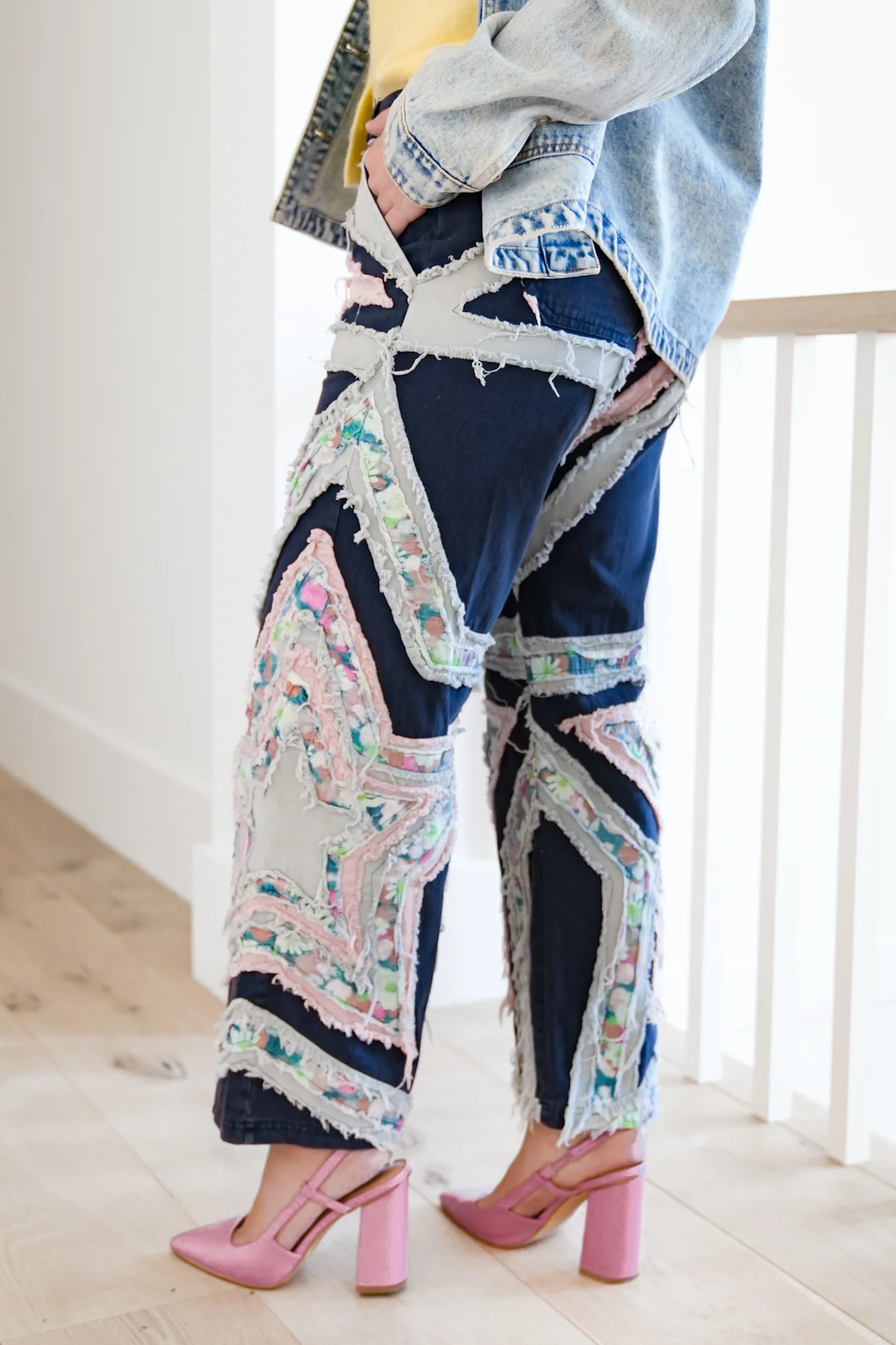 High Waist Frayed Star Patch Pants - Image 4