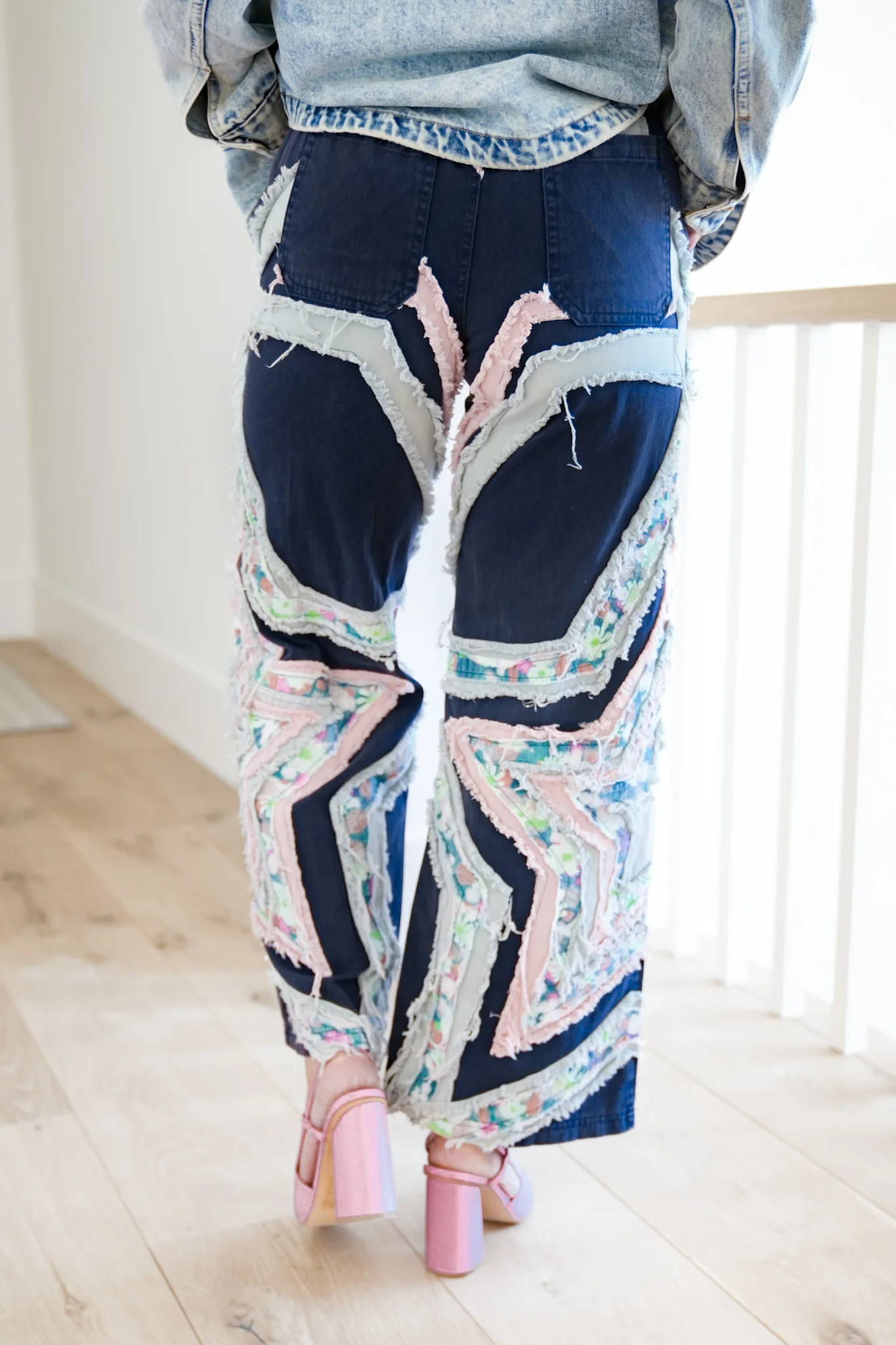 High Waist Frayed Star Patch Pants - Image 5