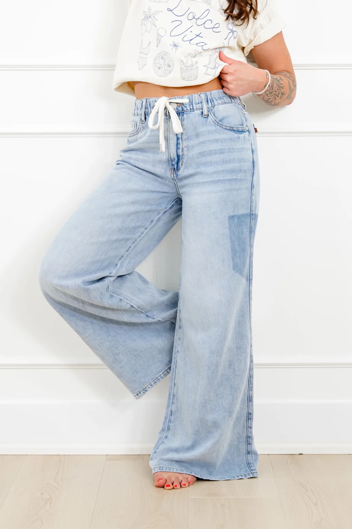 Judy Blue High Rise Light Wash Elastic Waistband Featherweight Palazzo Jeans with Shadow Pockets - Image 3