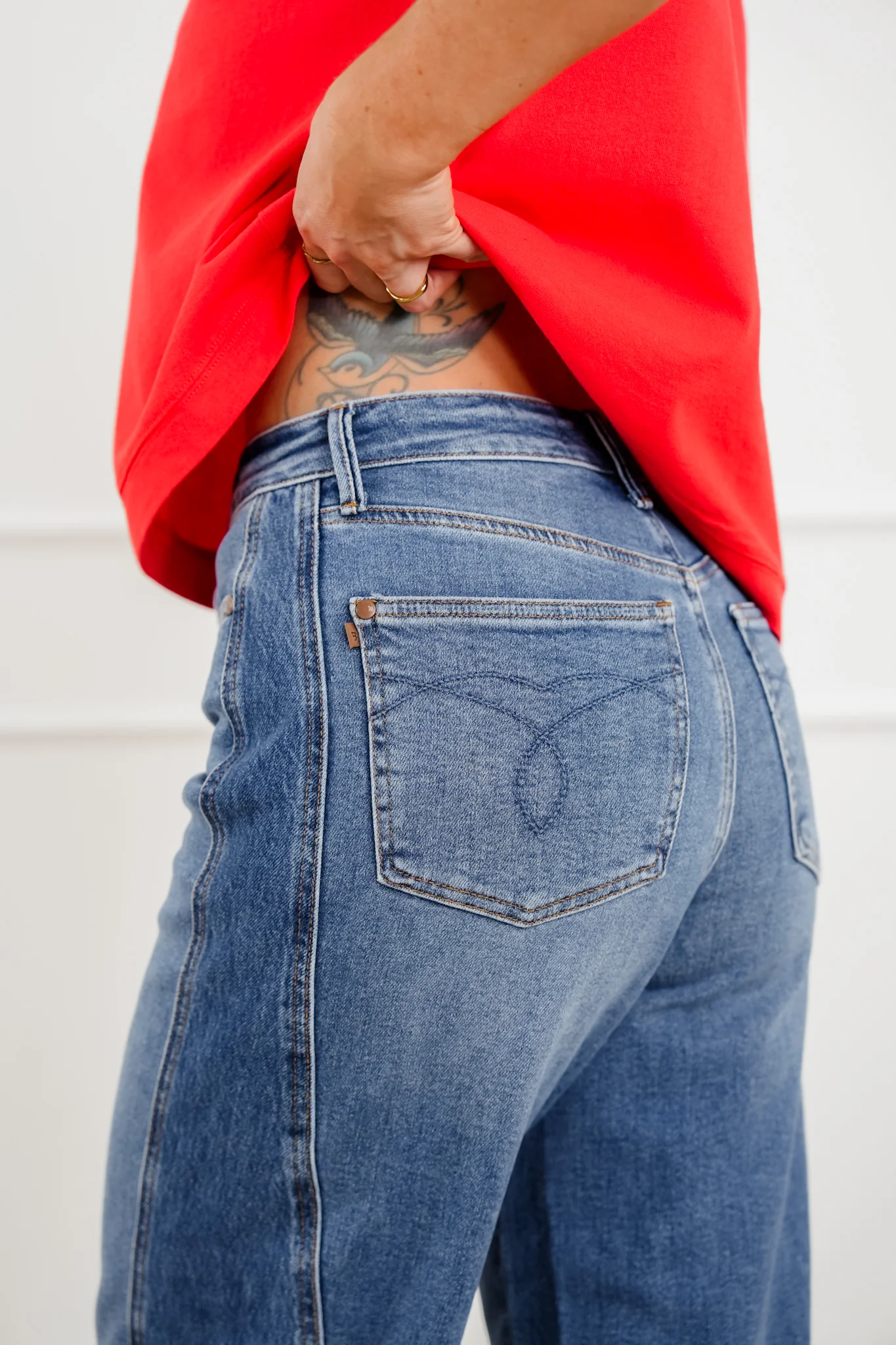 Judy Blue High Rise Medium Wash Rigid Magic Panel Barrel Jeans - Image 6