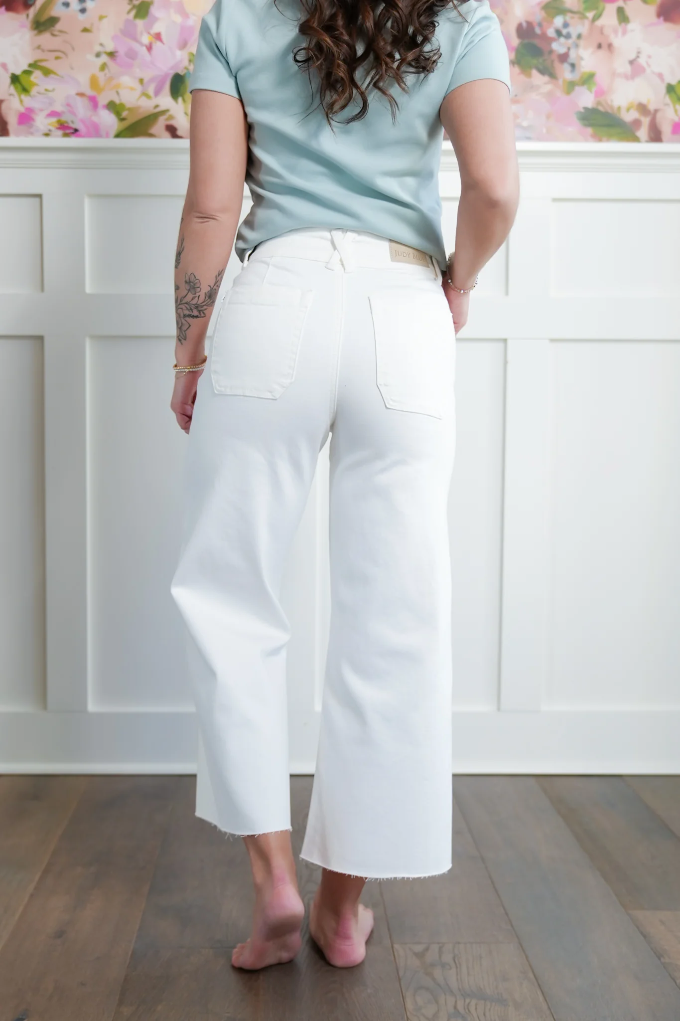 Judy Blue High Rise White Cropped Wide Leg Jeans with Patch Pockets - Image 3