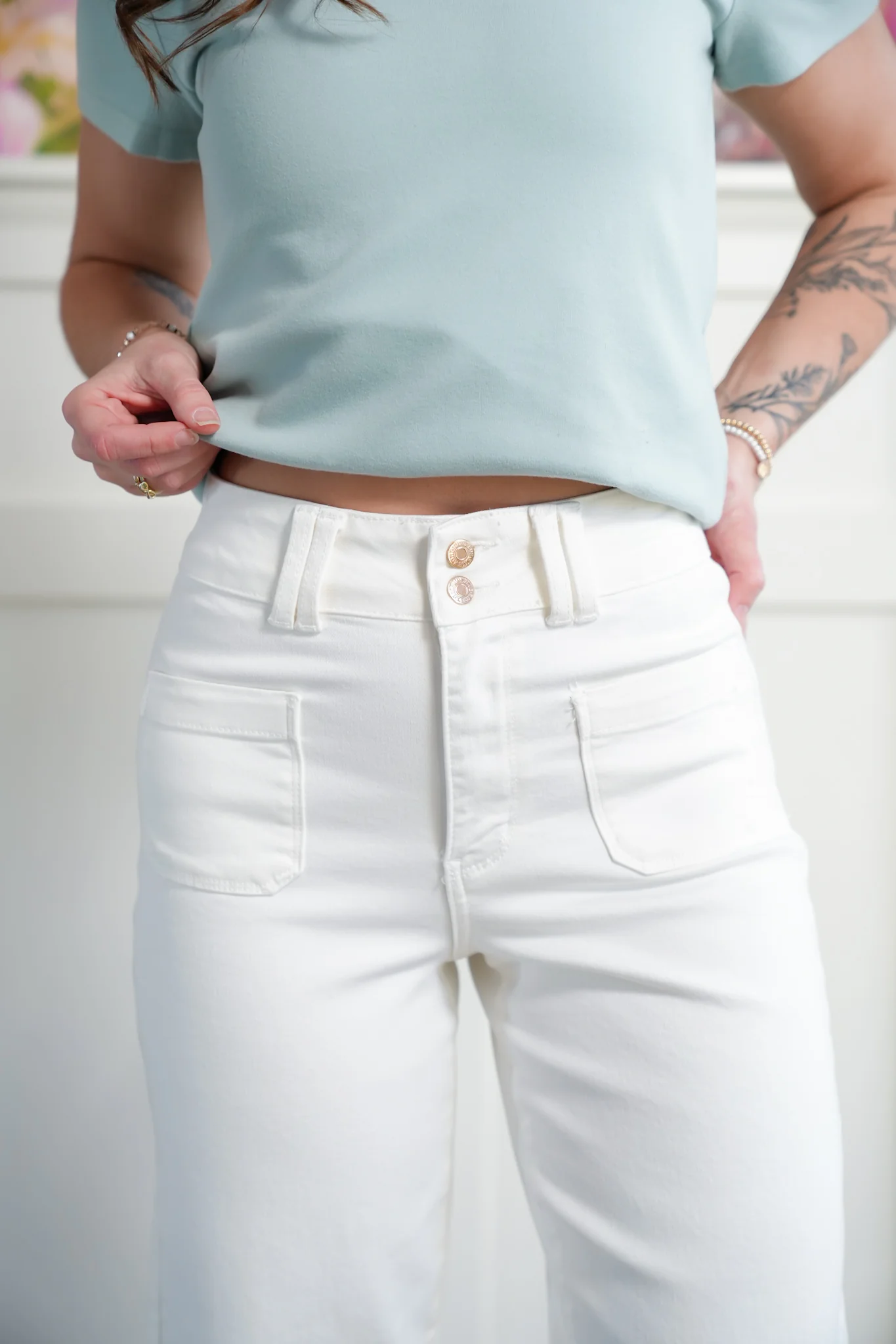 Judy Blue High Rise White Cropped Wide Leg Jeans with Patch Pockets - Image 7