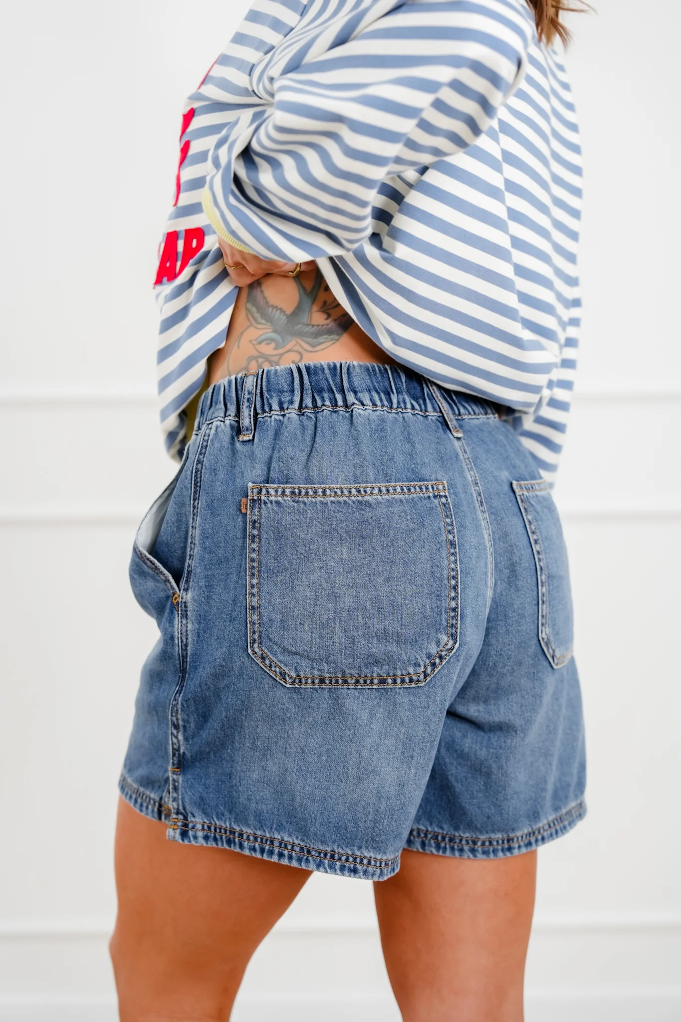 Judy Blue Medium Wash Featherweight Baggy Shorts - Image 5