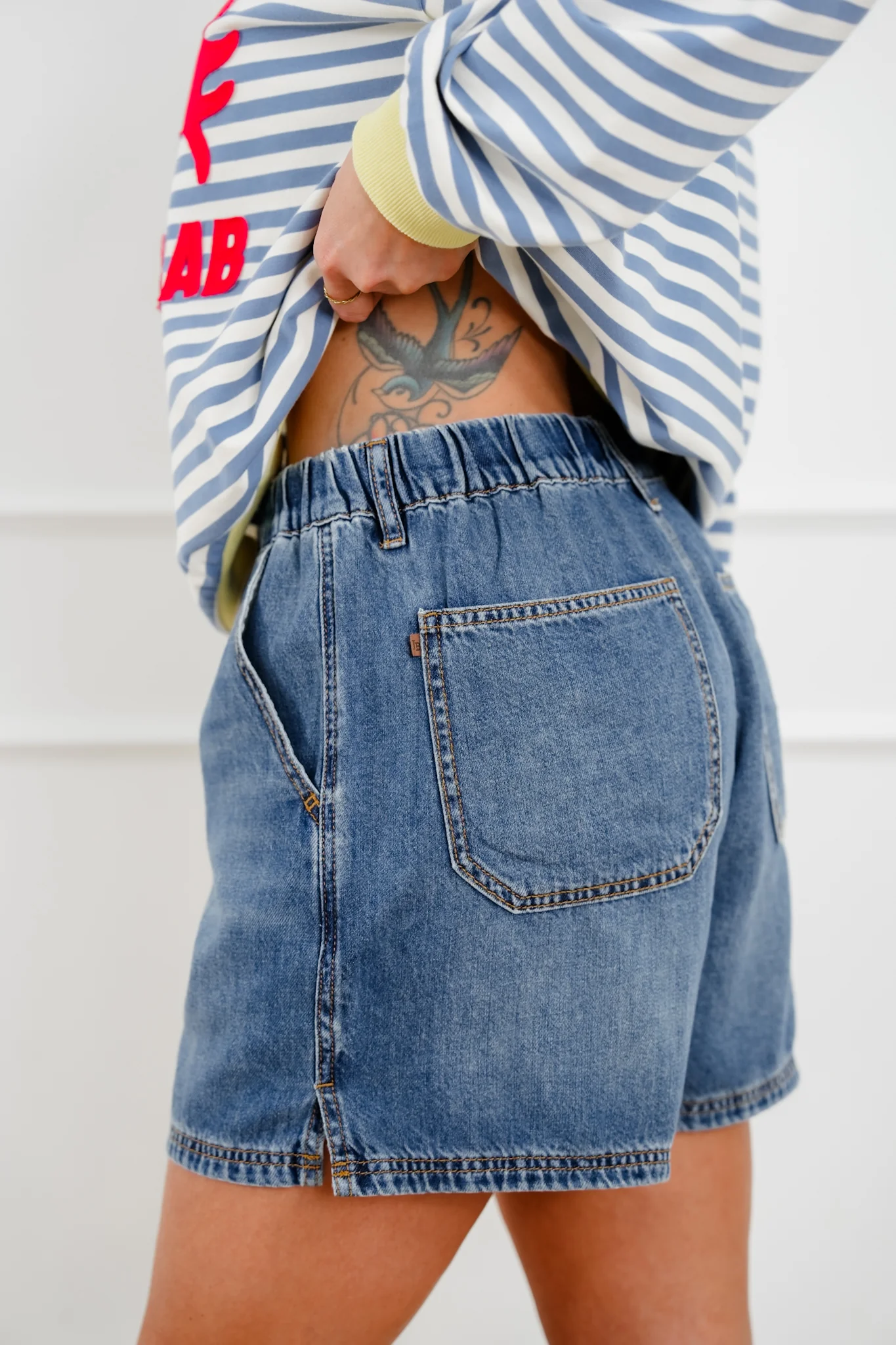 Judy Blue Medium Wash Featherweight Baggy Shorts - Image 7