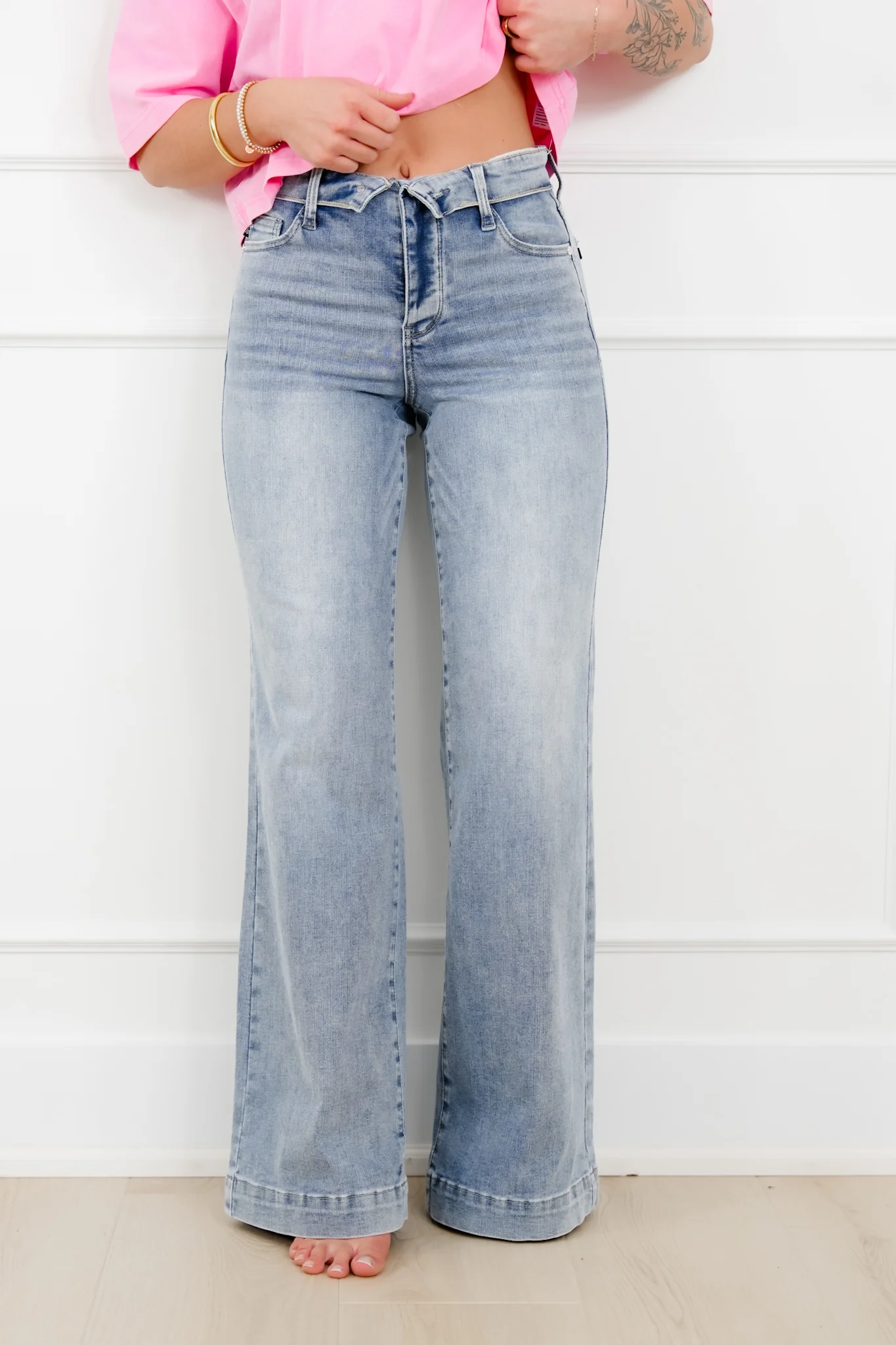 Judy Blue Mid Rise Light Wash Retro Wide Leg Jeans with Fold Over Waistband - Image 4