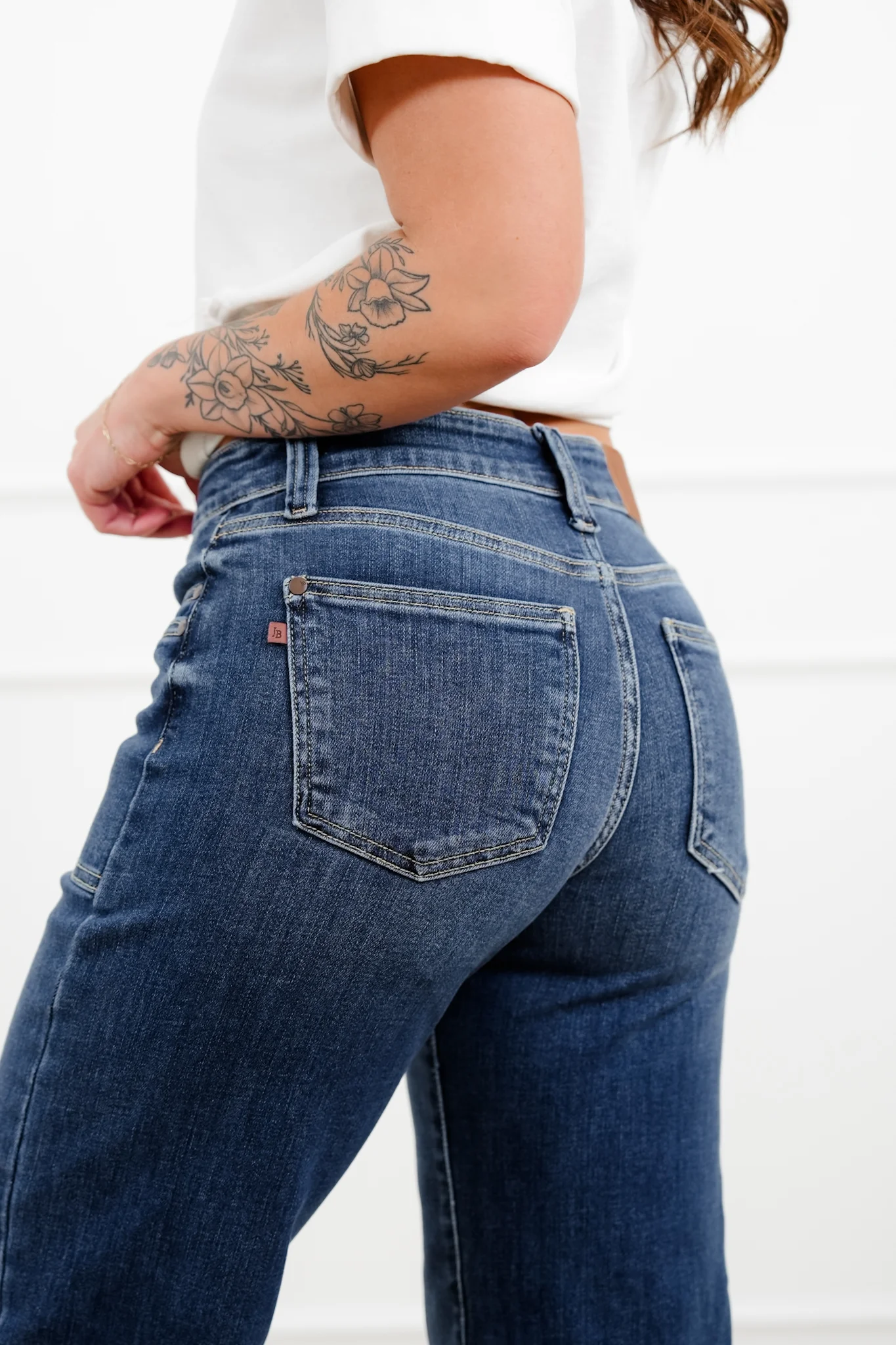 Judy Blue The Zoe Mid Rise Medium Wash 90's Straight Leg Jeans with Double Front Patch Pockets - Image 3