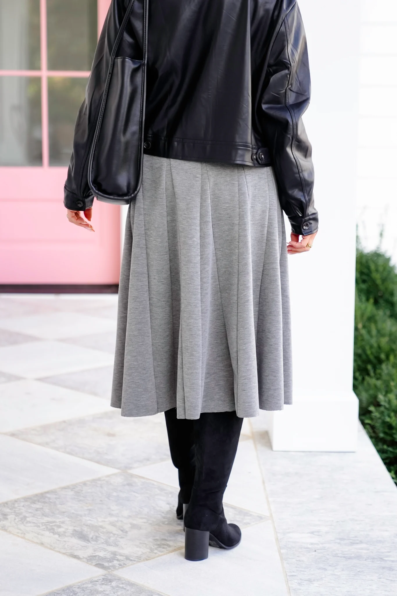 Knit Elastic Waist Pleated Midi Skirt - Image 6