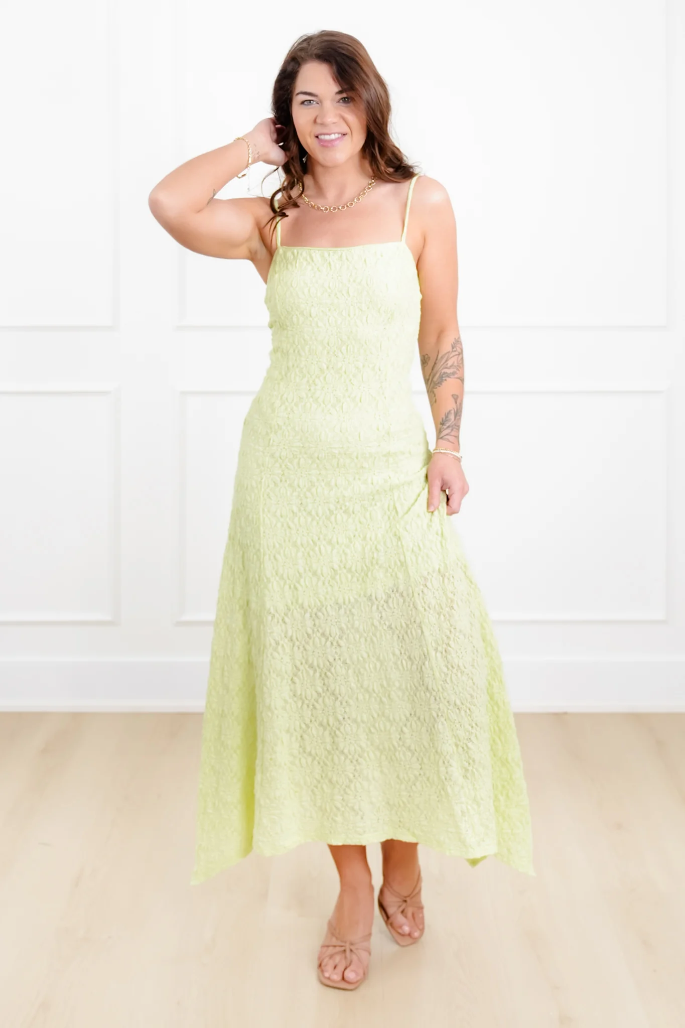 Lace Sleeveless Midi Dress with Handkerchief Hem - Image 3