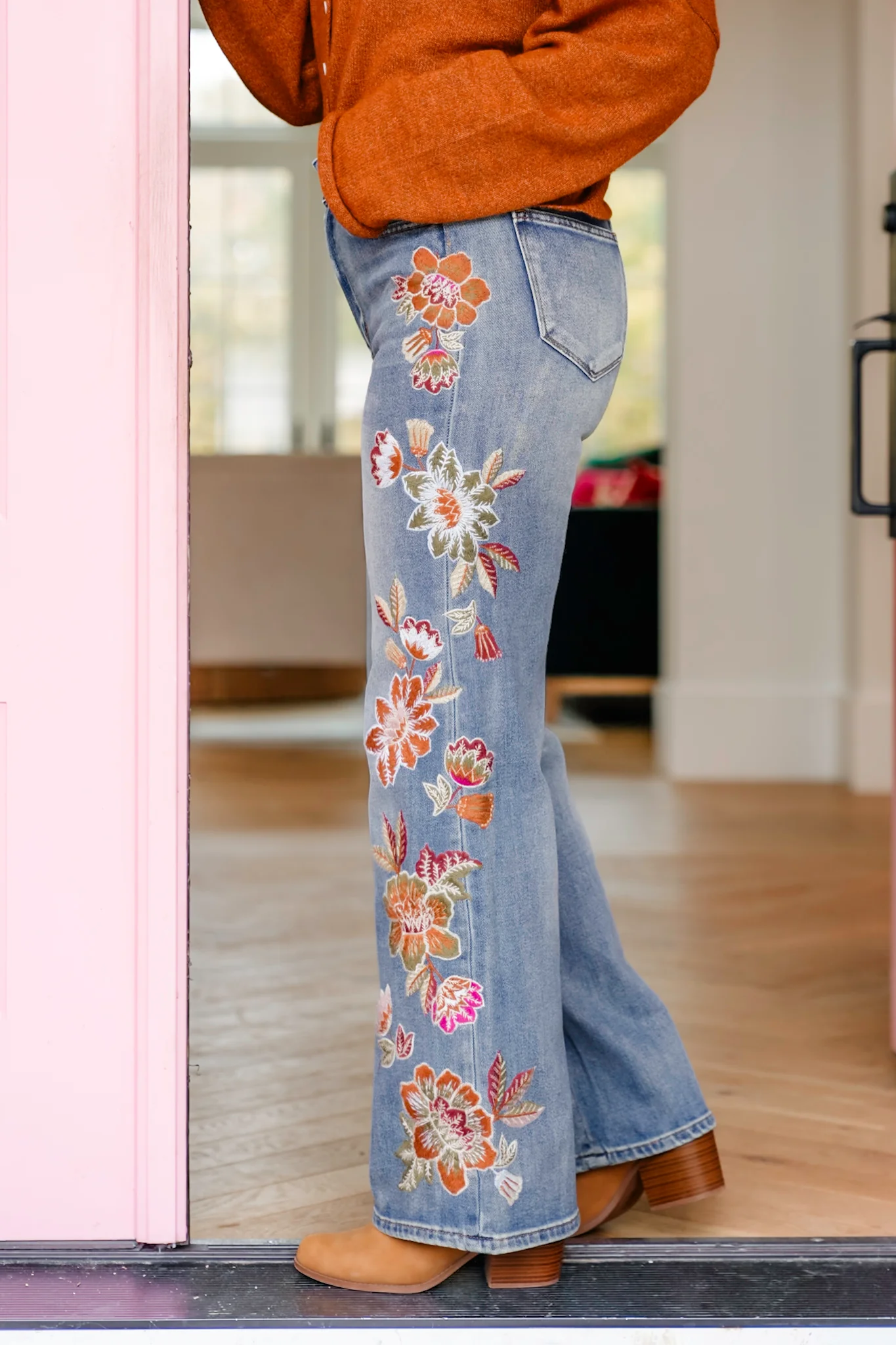 Medium Washed High Waist Jeans with Flower Embroidery - Image 4