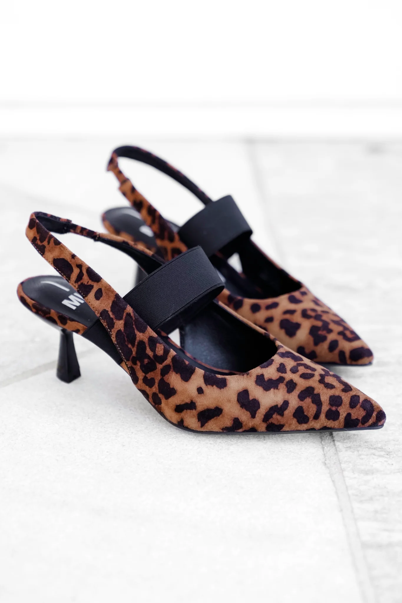 MIA Chic Pointed Animal Print Toe Elastic Band Heel - Image 5
