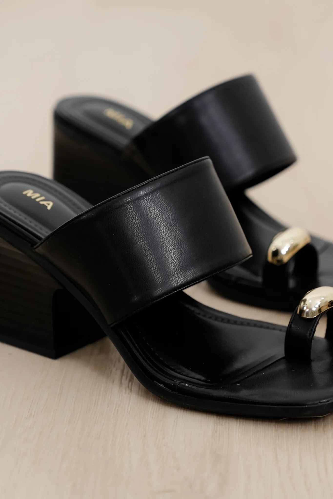 MIA Vegan Leather Toe Ring Block Heel Mule - Image 18