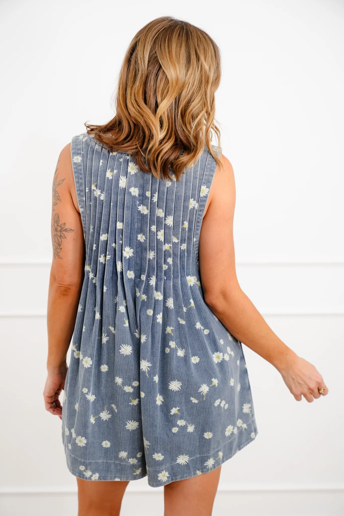 Plus/Reg Daisy Print Sleeveless Romper - Image 4