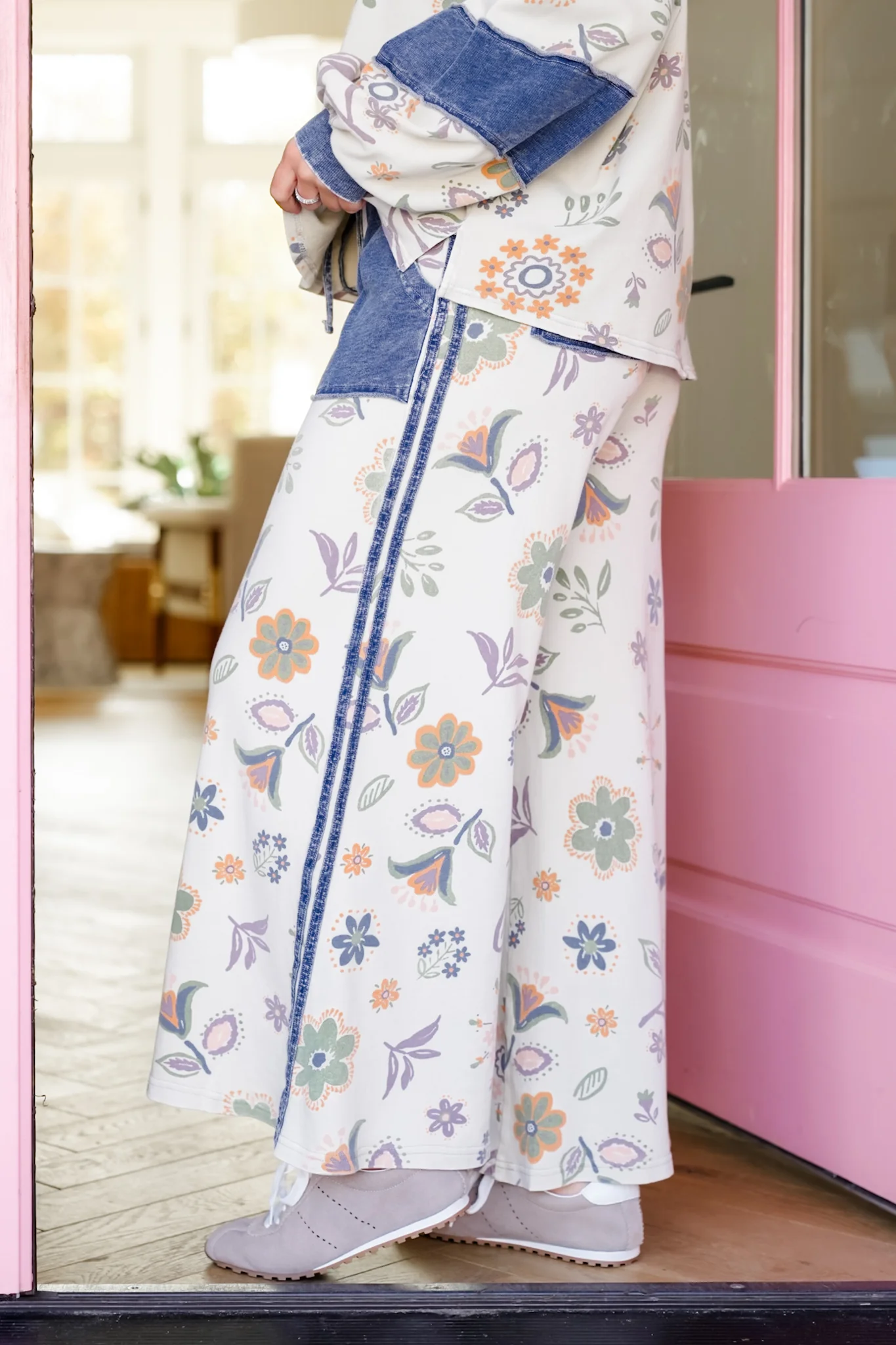 Plus/Reg Floral Print Elastic Waist Wide Leg Knit Pants - Image 4