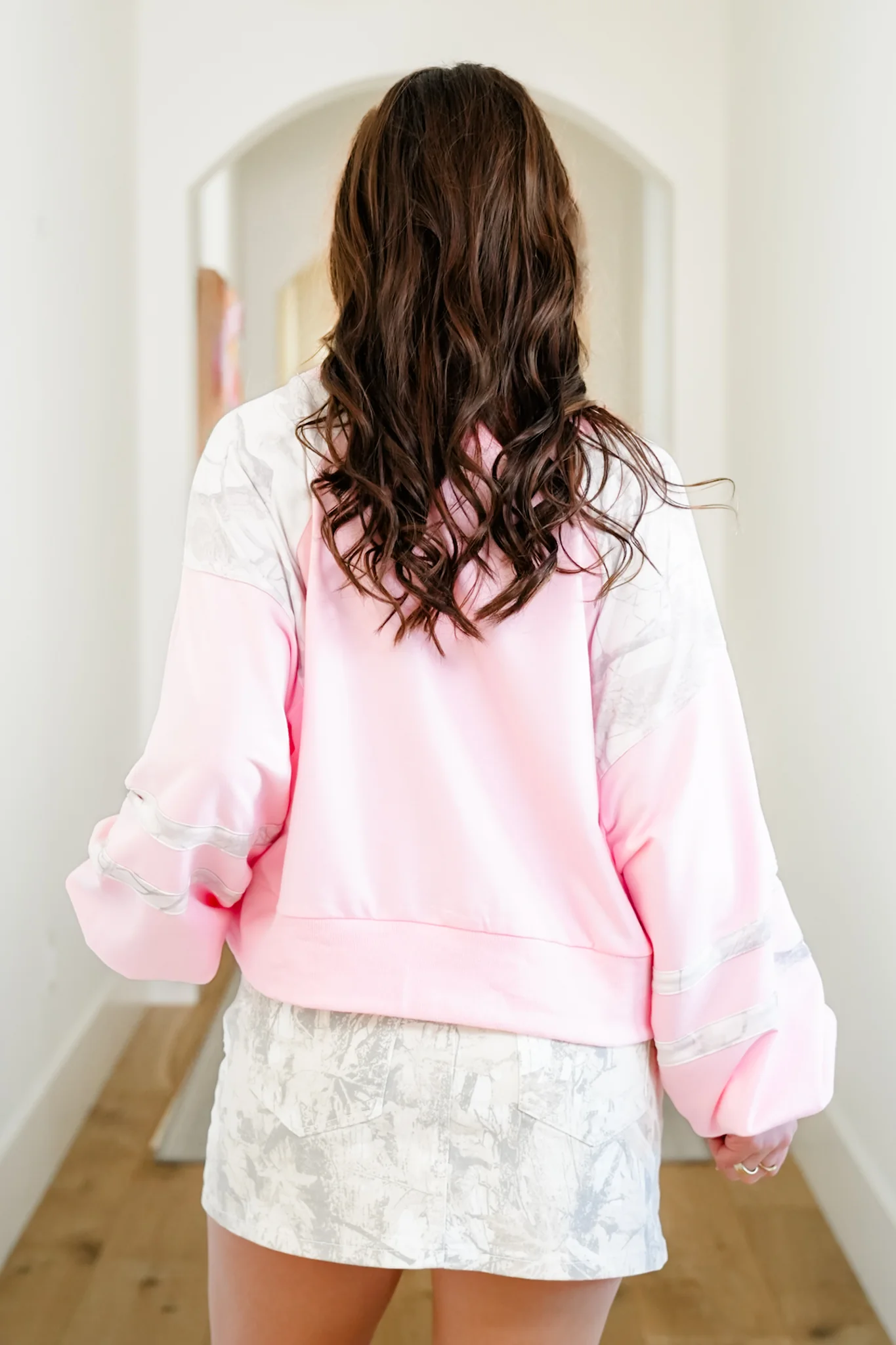 Plus/Reg Long Sleeve Pullover Sweatshirt with Camo Accents - Image 5