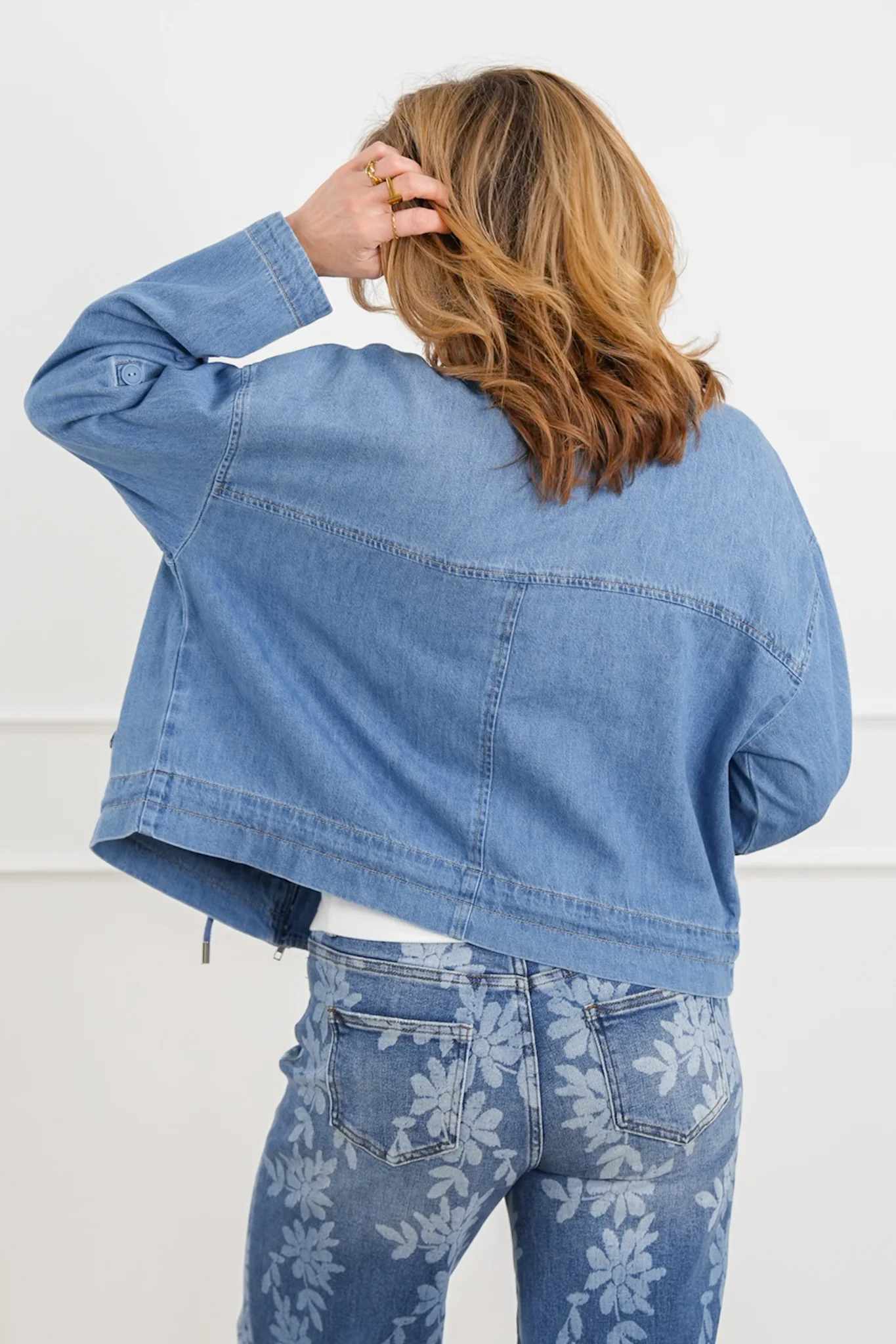 Plus/Reg Risen Medium Wash Long Sleeve Jacket with Cargo Pockets - Image 4