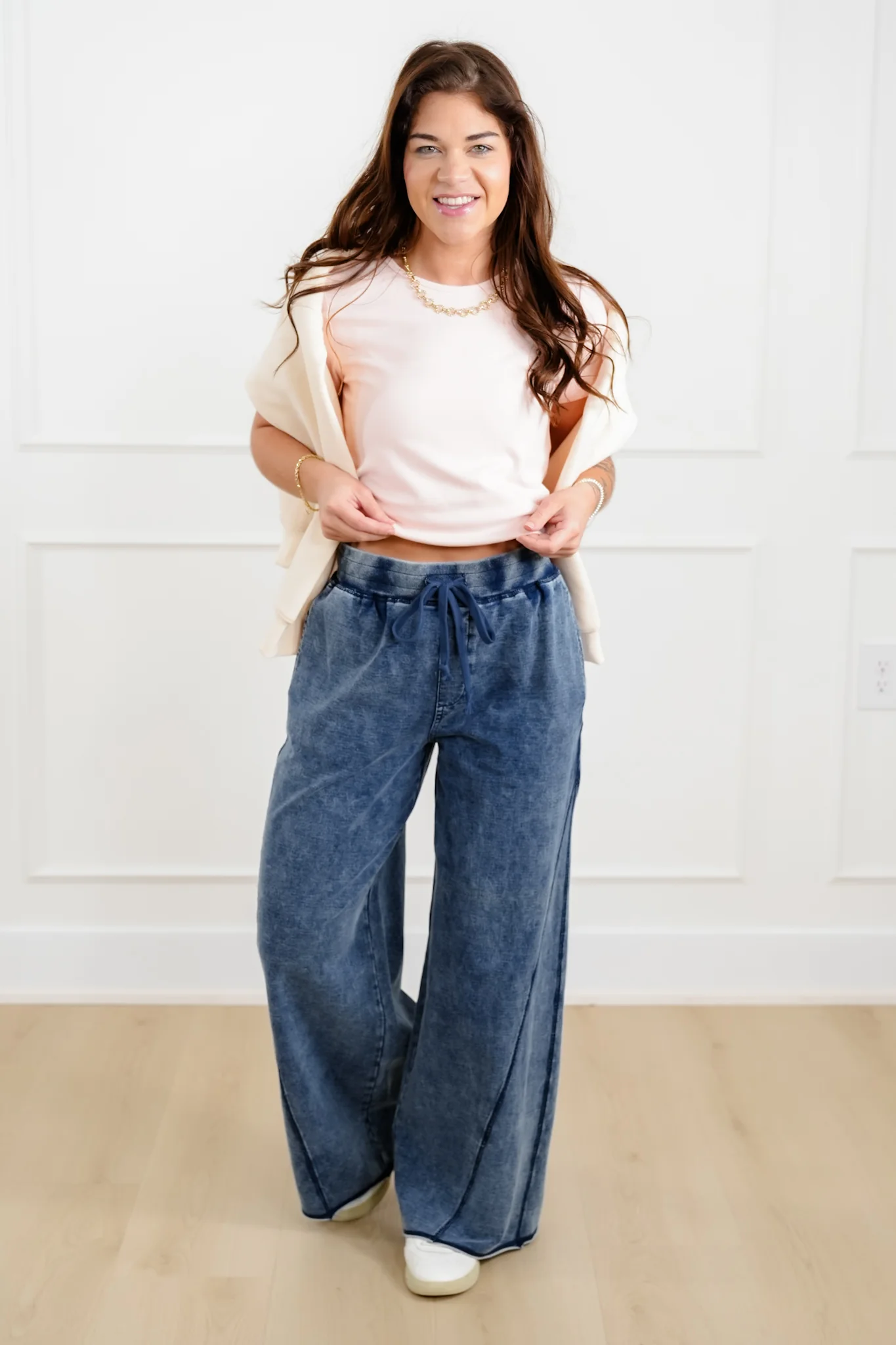 Plus/Reg Mineral Wash Elastic Waist Wide Leg Pants - Image 4