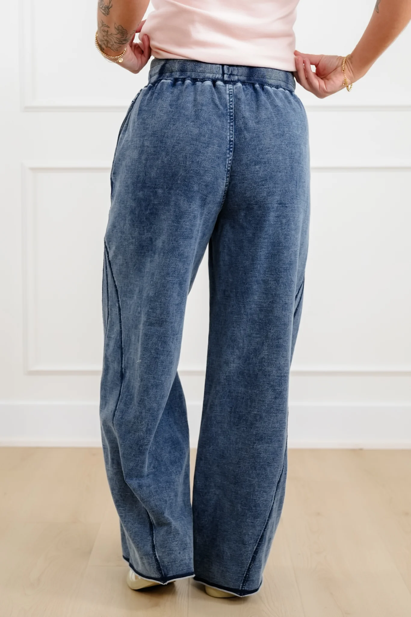 Plus/Reg Mineral Wash Elastic Waist Wide Leg Pants - Image 6