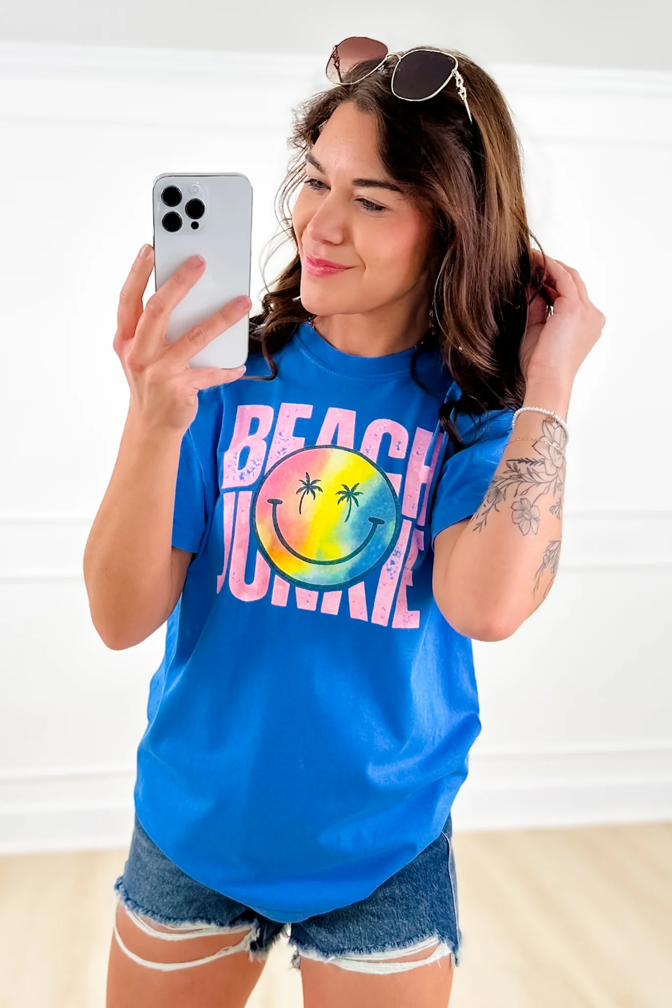 Plus/Reg Short Sleeve "Beach Junkie, Smiley" Graphic Tee - Image 3