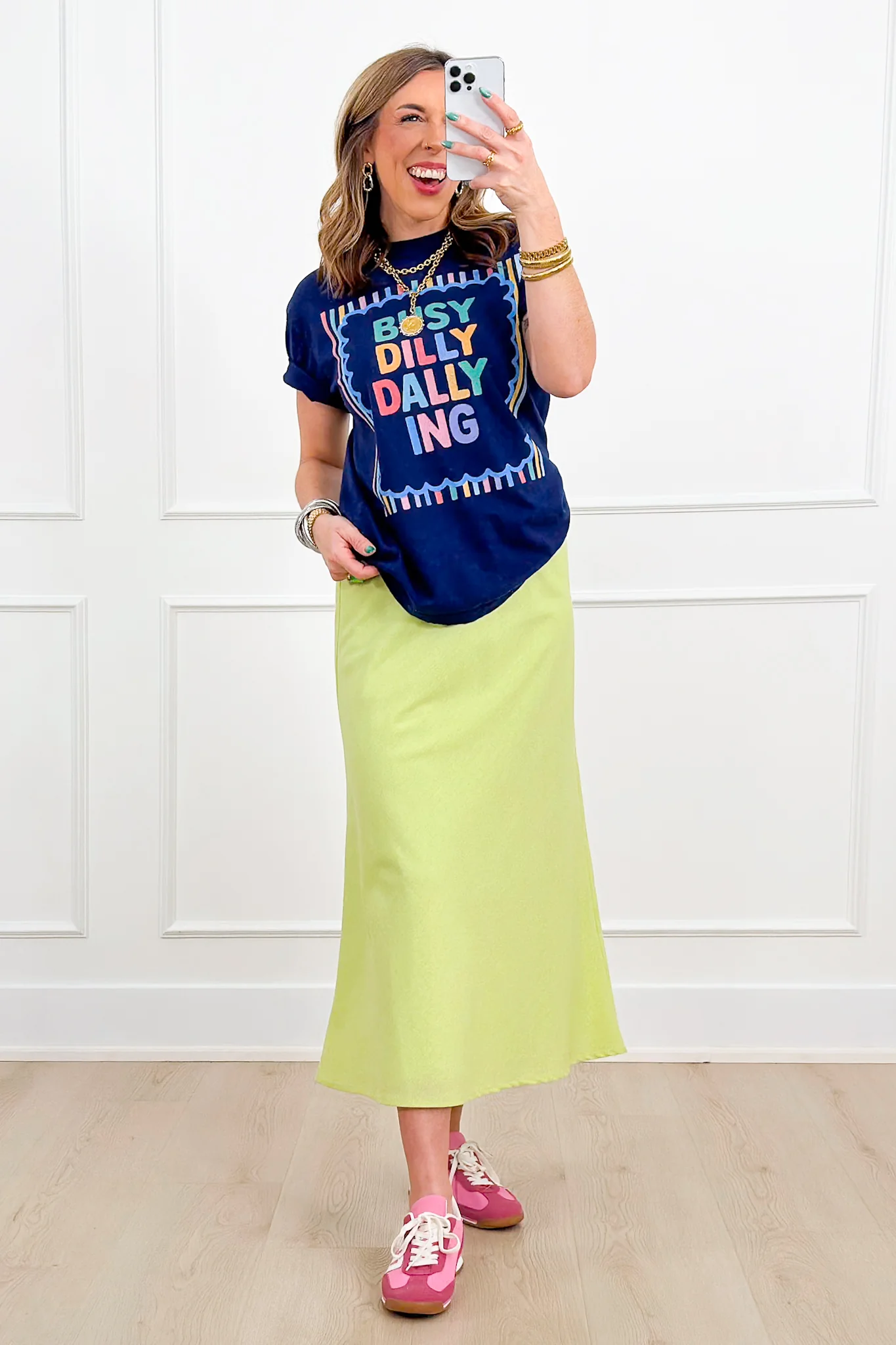 Plus/Reg Short Sleeve "Busy Dilly Dallying" Graphic Tee - Image 3