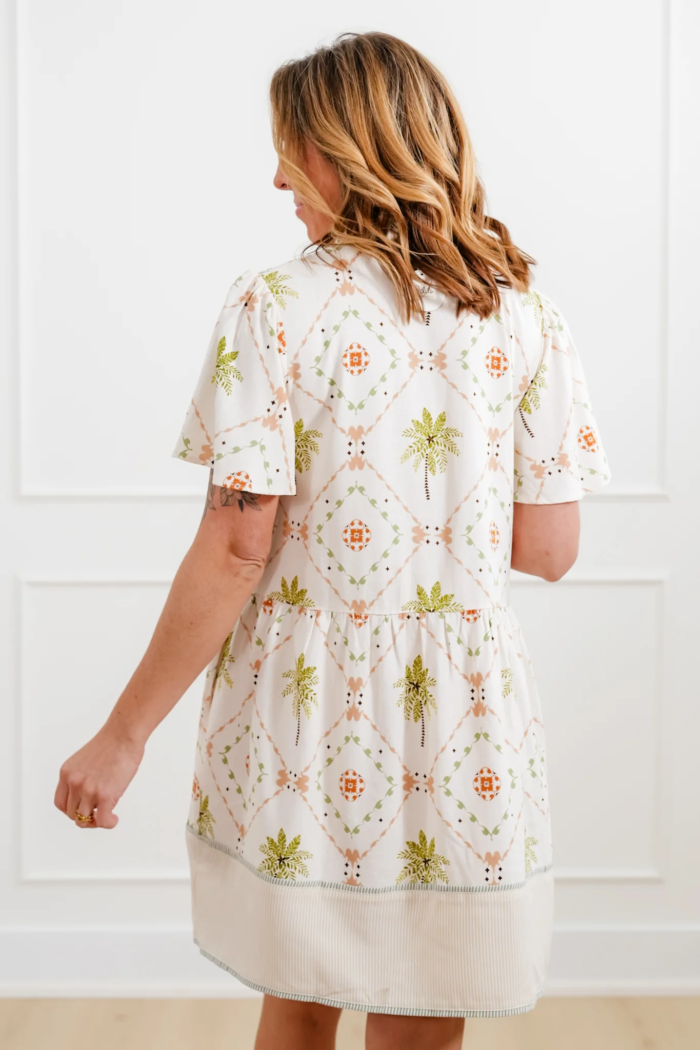 Plus/Reg Short Sleeve Tropical Print Mini Dress - Image 4