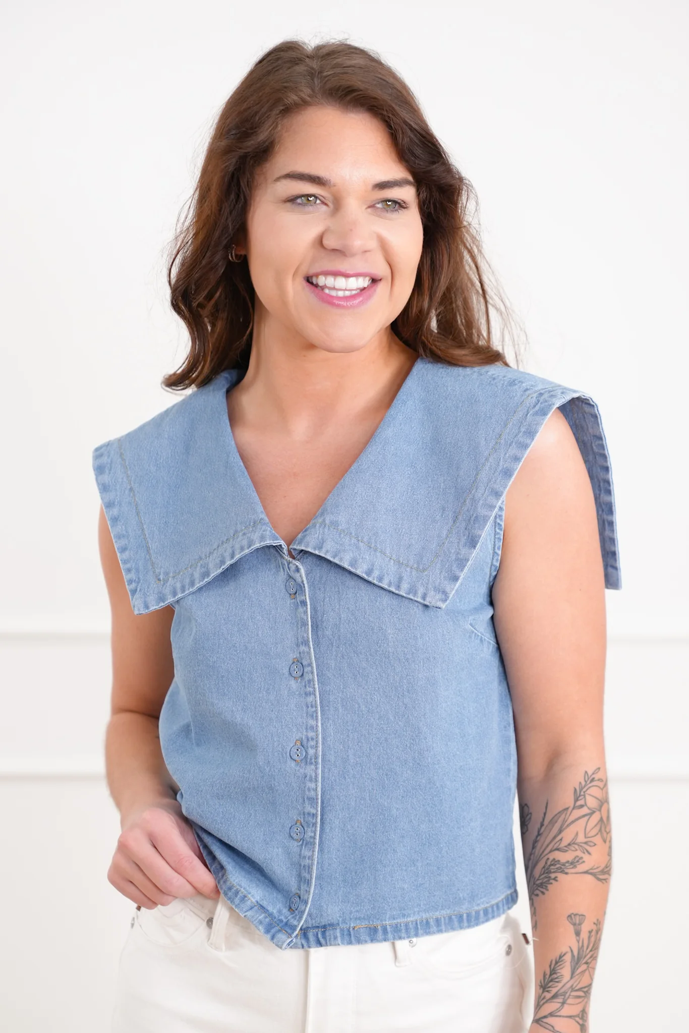 Plus/Reg Sleeveless Button Up Vest with Collar - Image 3
