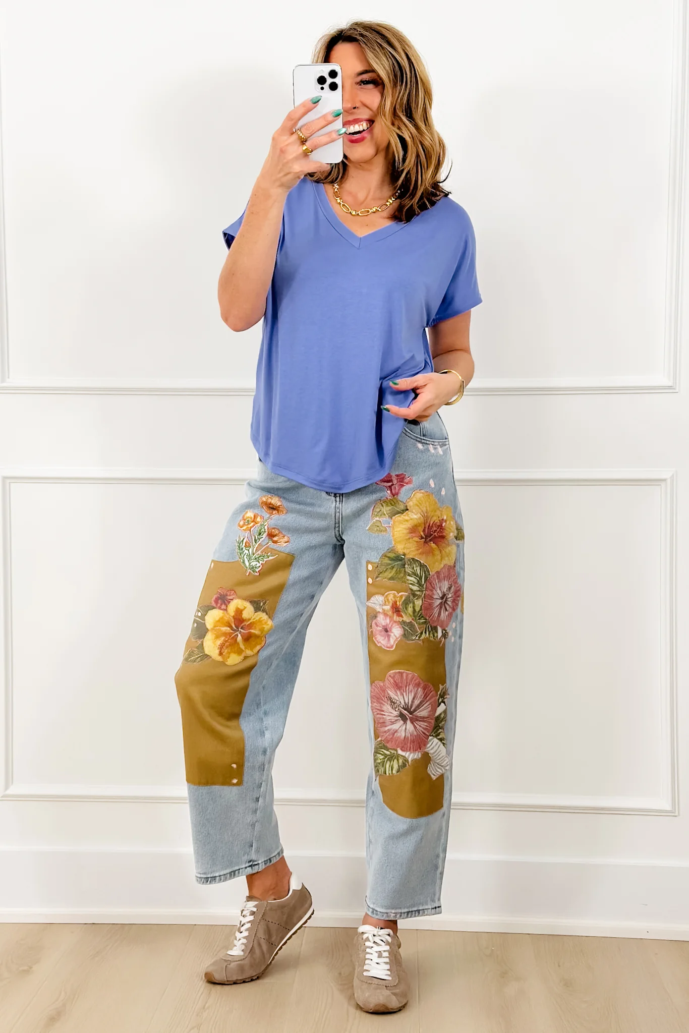 Plus/Reg Solid Relaxed Fit Short Sleeve V Neck Top - Image 7