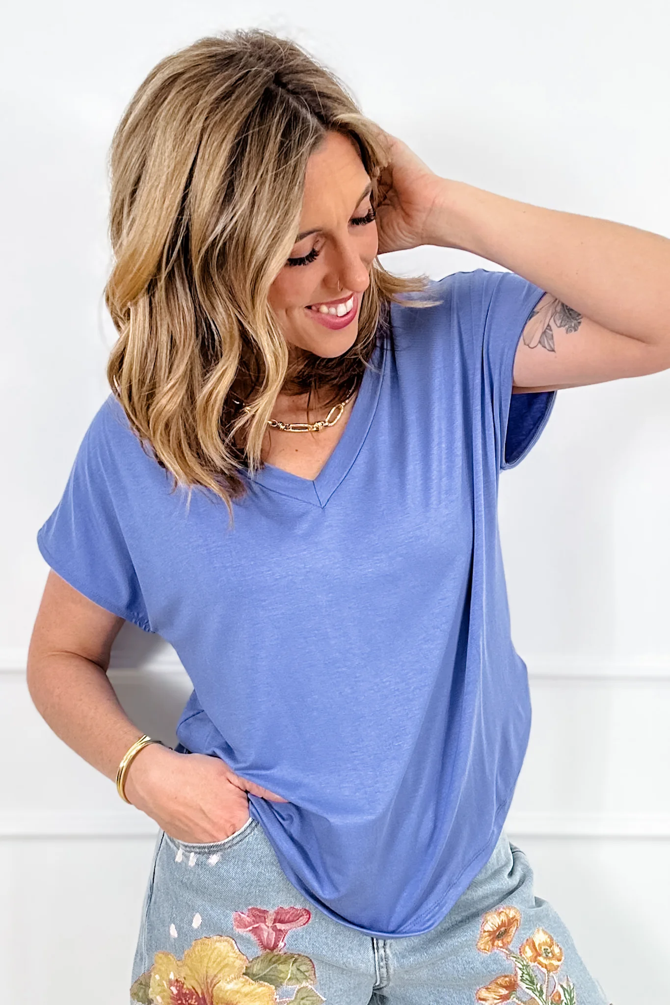 Plus/Reg Solid Relaxed Fit Short Sleeve V Neck Top - Image 8