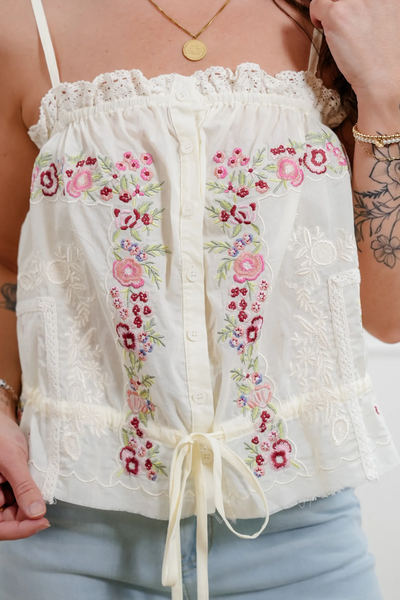 POL Floral Embroidered Sleeveless Button Down Top - Image 2