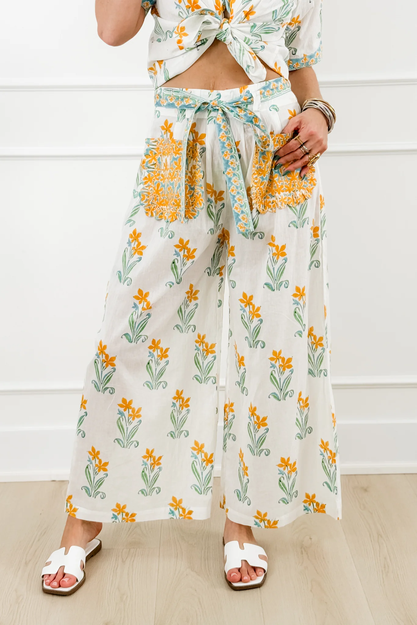 POL Floral Print Wide Leg Pants with Patch Pockets