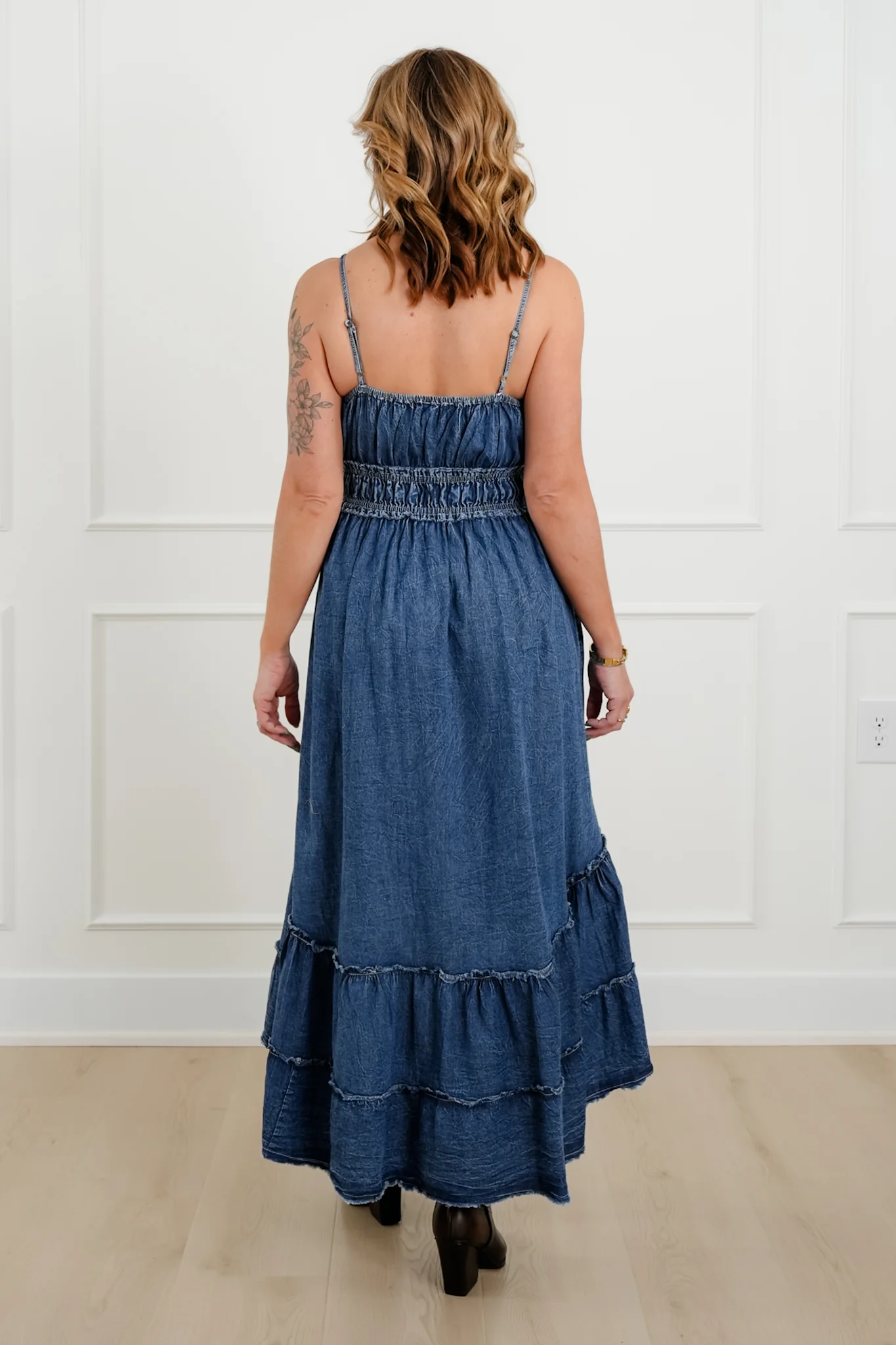 POL Medium Wash Sleeveless V Neck Tiered Dress - Image 4