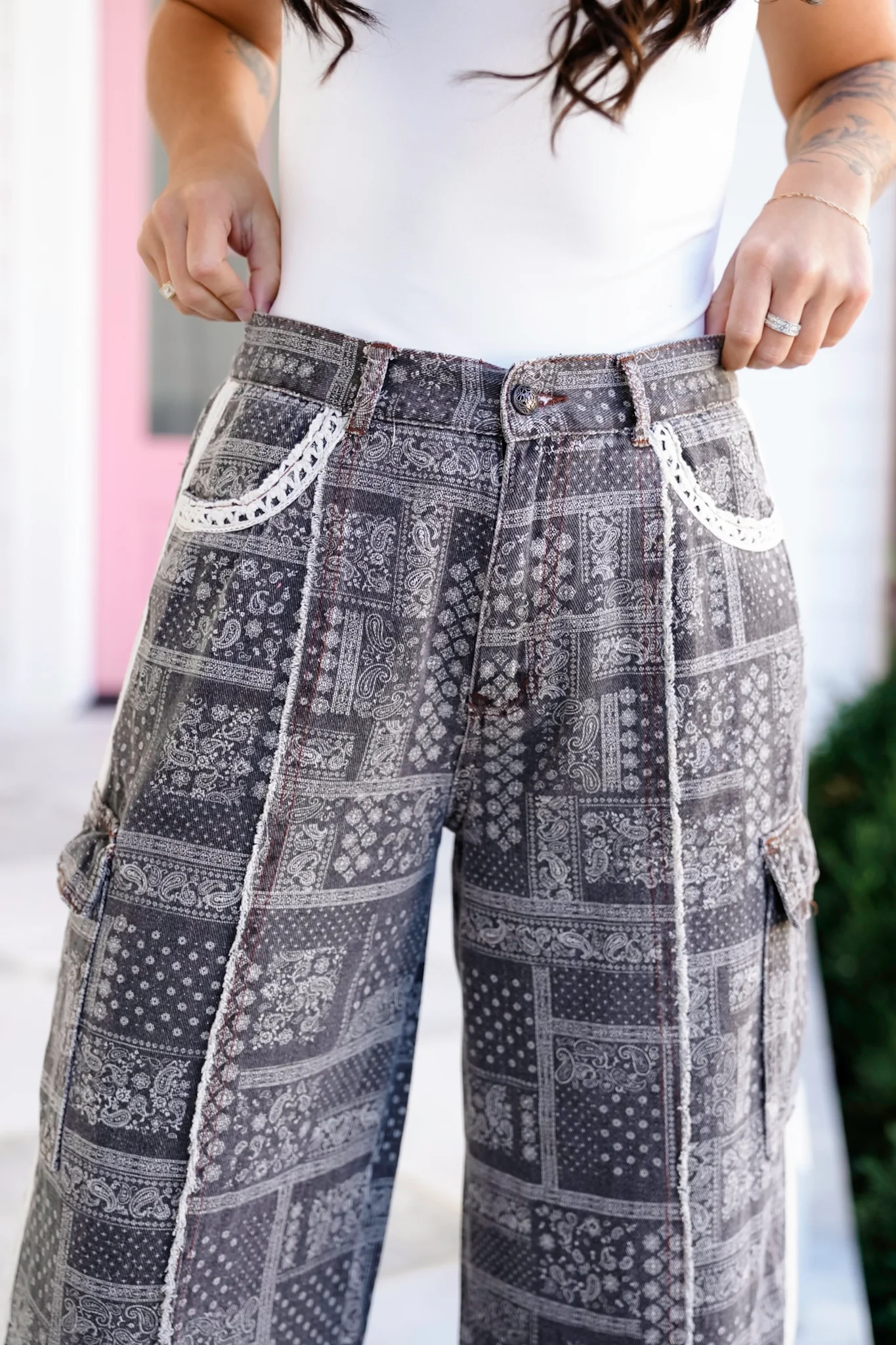 POL Paisley Print Relaxed Fit Wide Leg Pants - Image 3