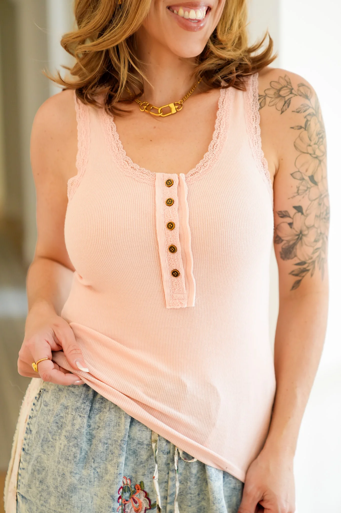 POL Ribbed Sleeveless Tank Top with Lace Trim - Image 6