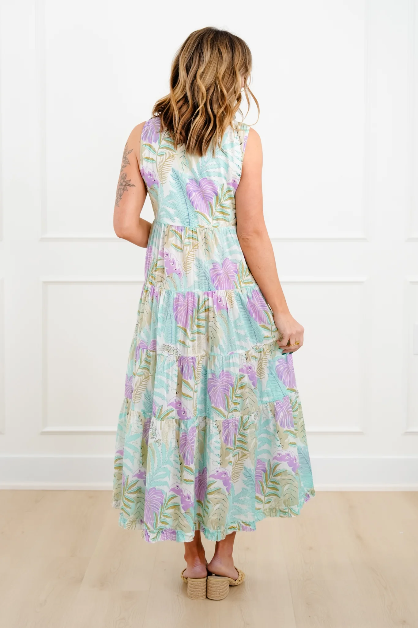 POL Tropical Print Sleeveless Button Up Tiered Dress - Image 5