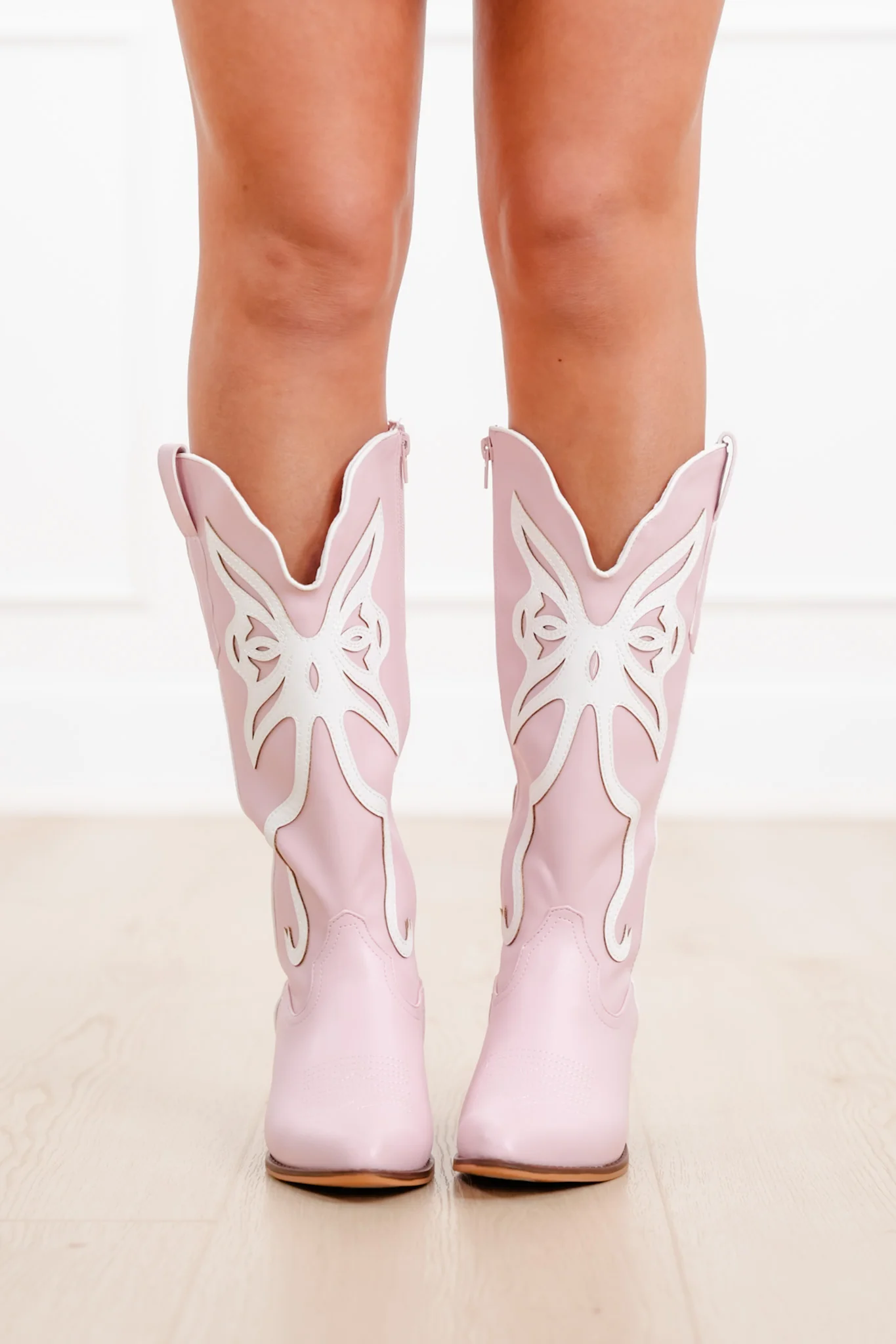 Retro Cowboy Boot with Contrast Embroidery - Image 3