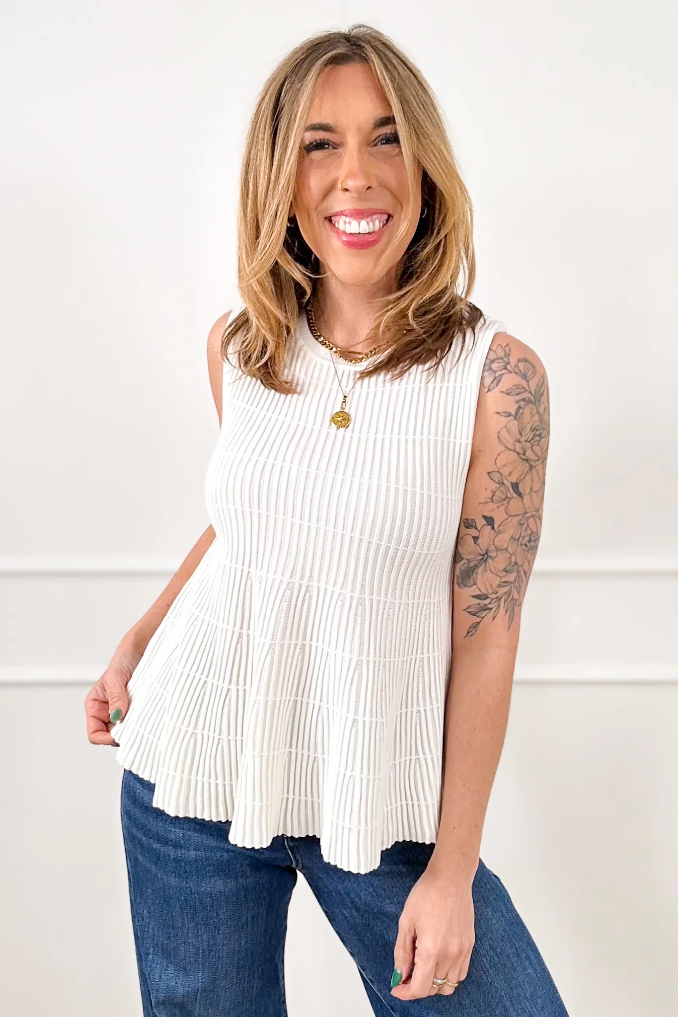 Ribbed Knit Sleeveless Flared Top - Image 3