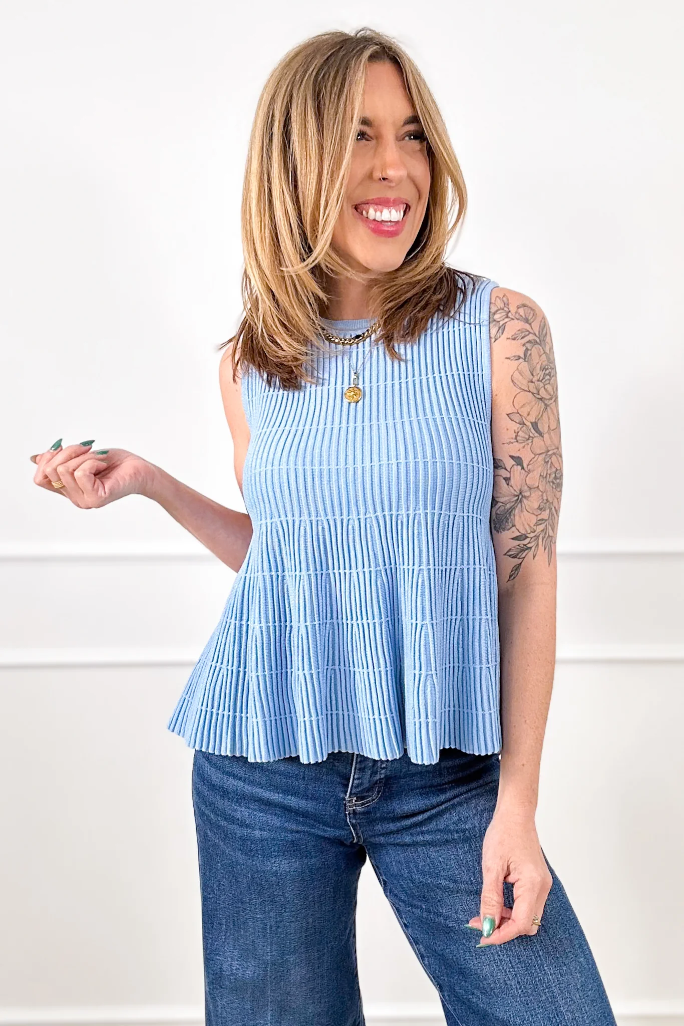 Ribbed Knit Sleeveless Flared Top - Image 4