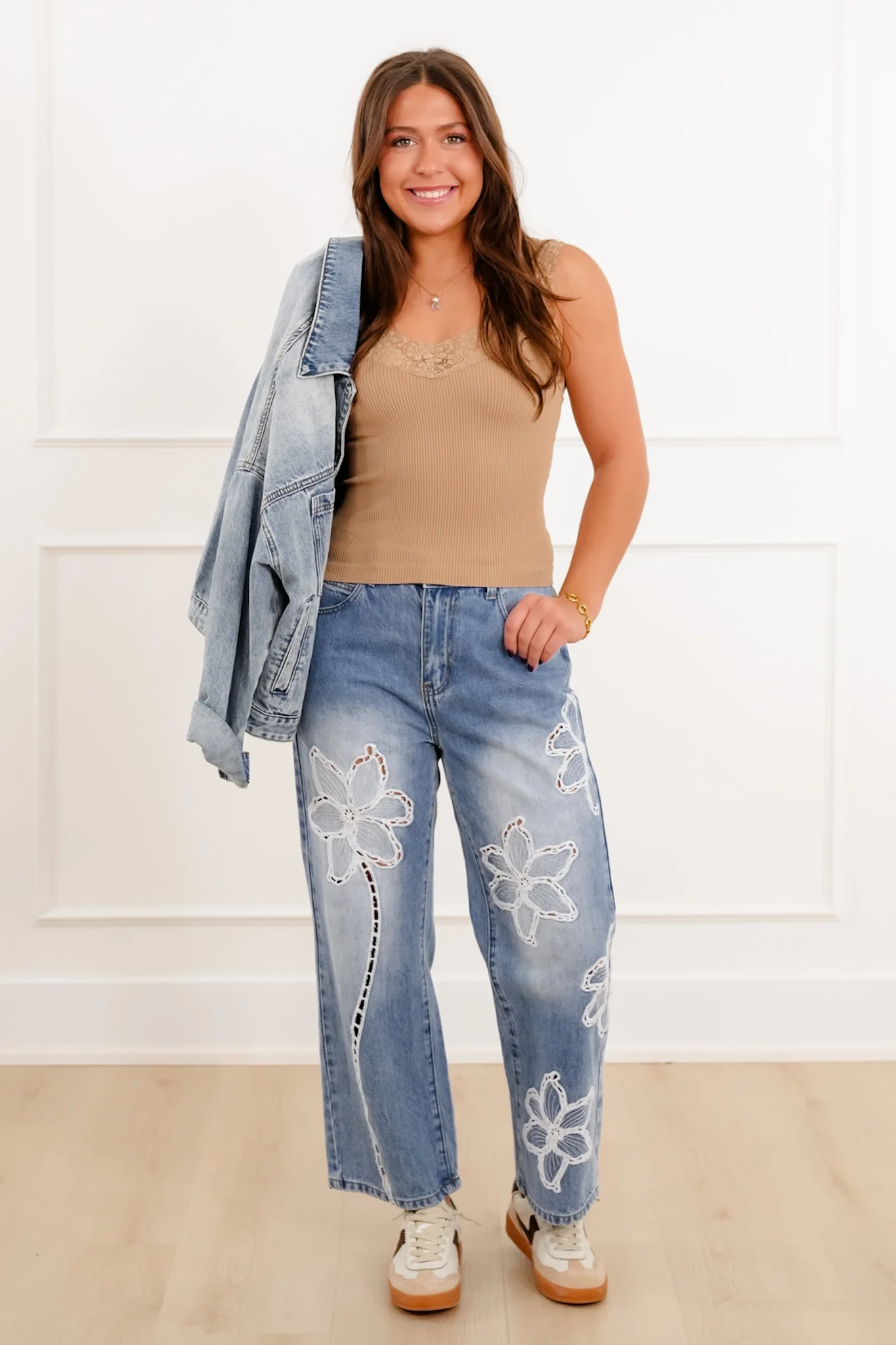 Ribbed Knit Tank Top with Lace - Image 8