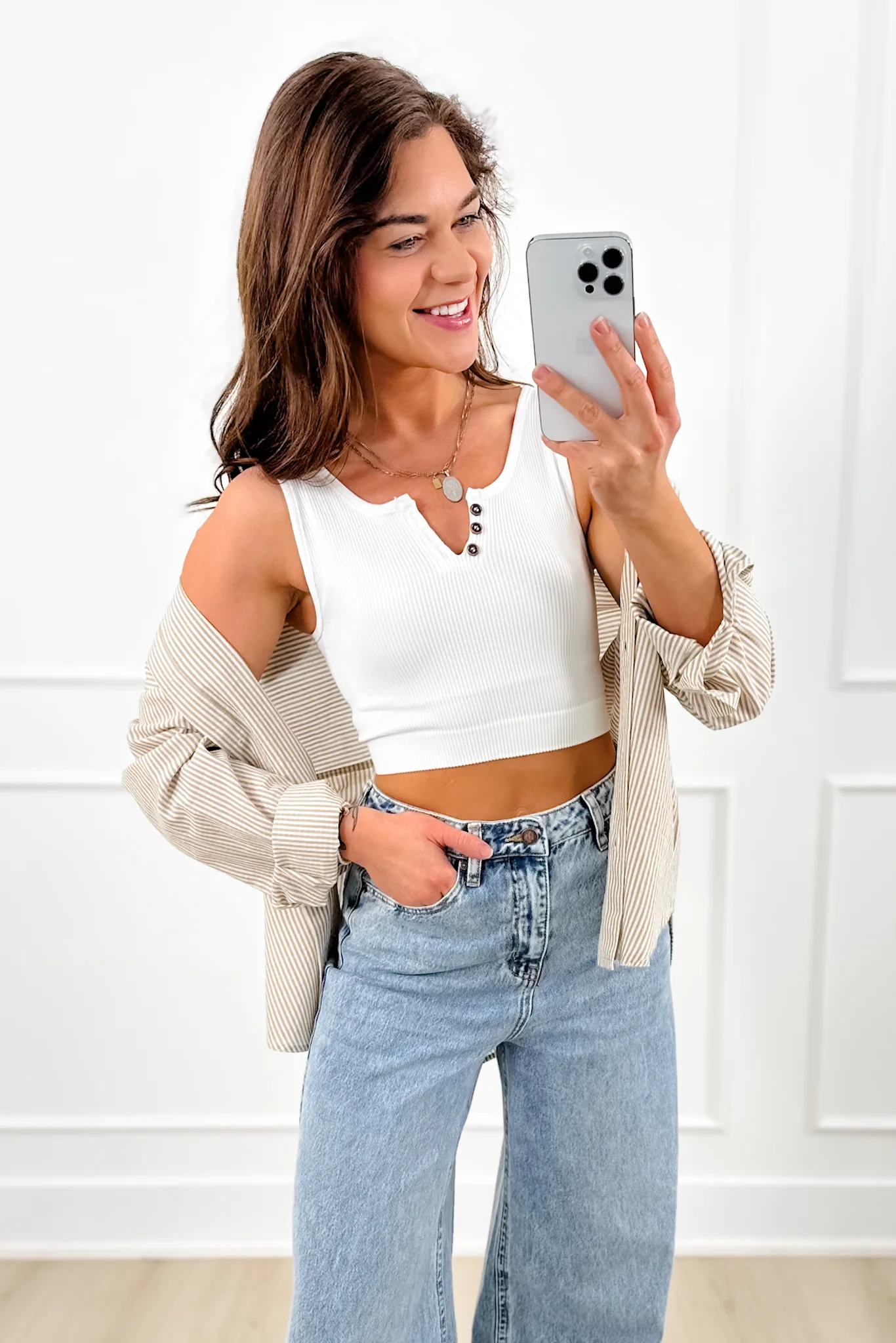Ribbed Sleeveless Cropped Tank Top - Image 4